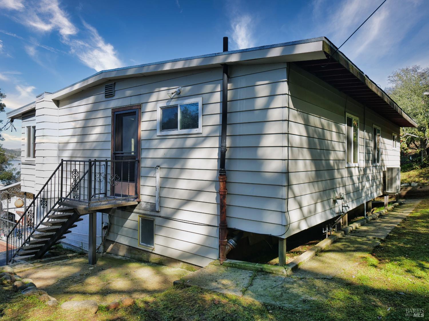 Detail Gallery Image 20 of 79 For 11485 Lakeshore Dr, Clearlake,  CA 95422 - 3 Beds | 1 Baths