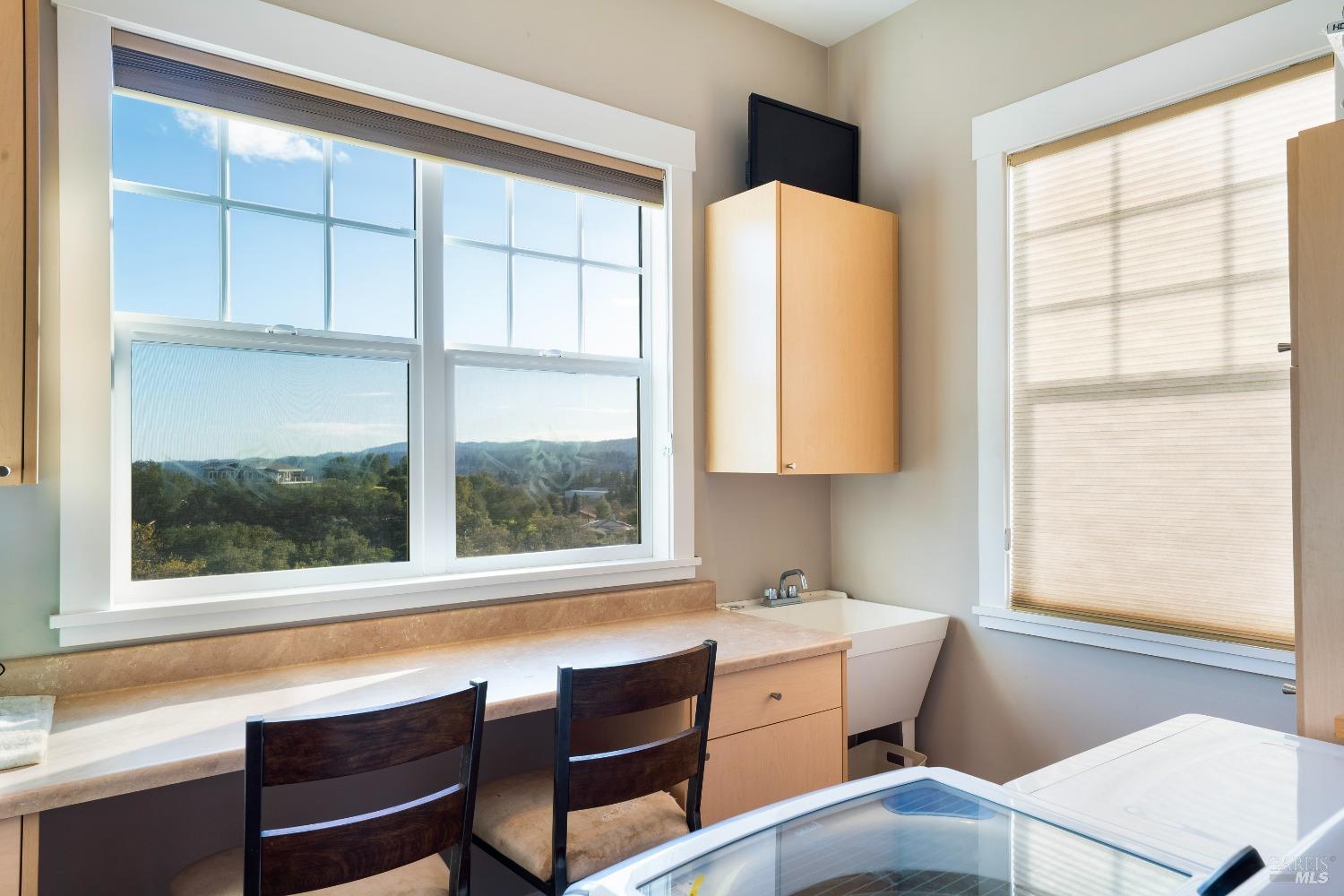 Detail Gallery Image 20 of 39 For 235 Clear Ridge Dr, Healdsburg,  CA 95448 - 4 Beds | 4/1 Baths