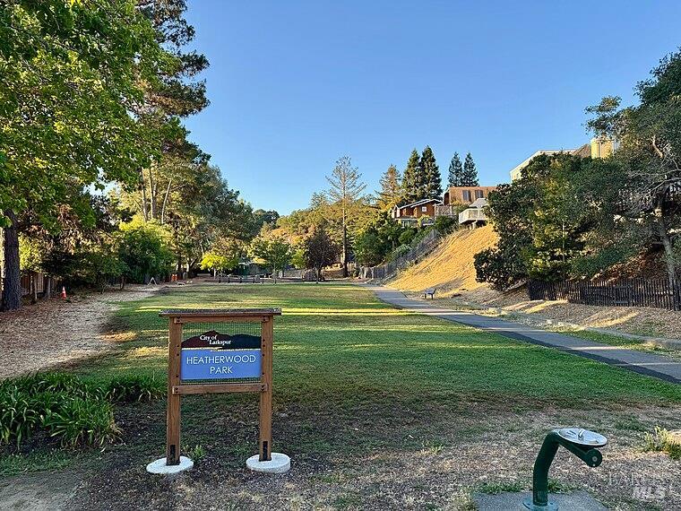 Detail Gallery Image 38 of 39 For 34 Diane Ln, Larkspur,  CA 94939 - 4 Beds | 3 Baths