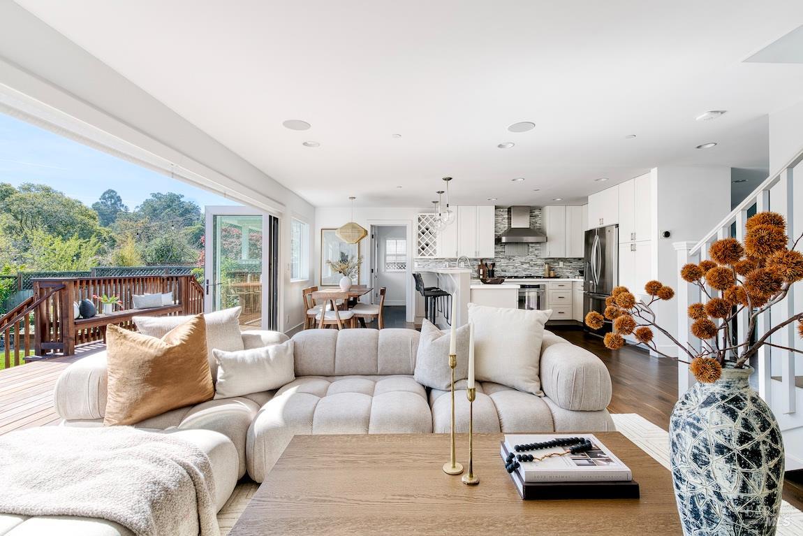 Detail Gallery Image 8 of 39 For 34 Diane Ln, Larkspur,  CA 94939 - 4 Beds | 3 Baths