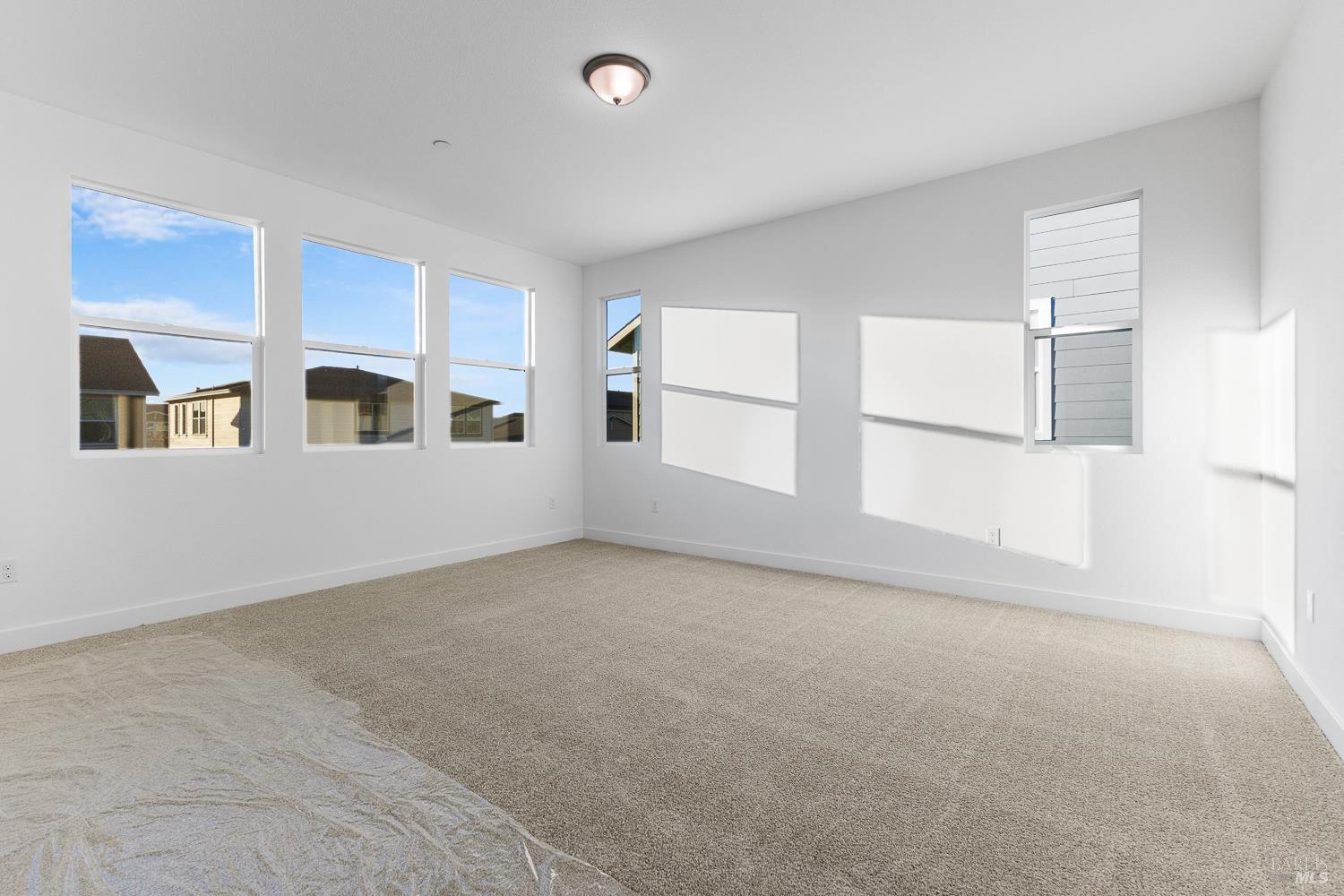 Detail Gallery Image 16 of 31 For 7337 Willowglen Dr, Rohnert Park,  CA 94928 - 3 Beds | 2/1 Baths