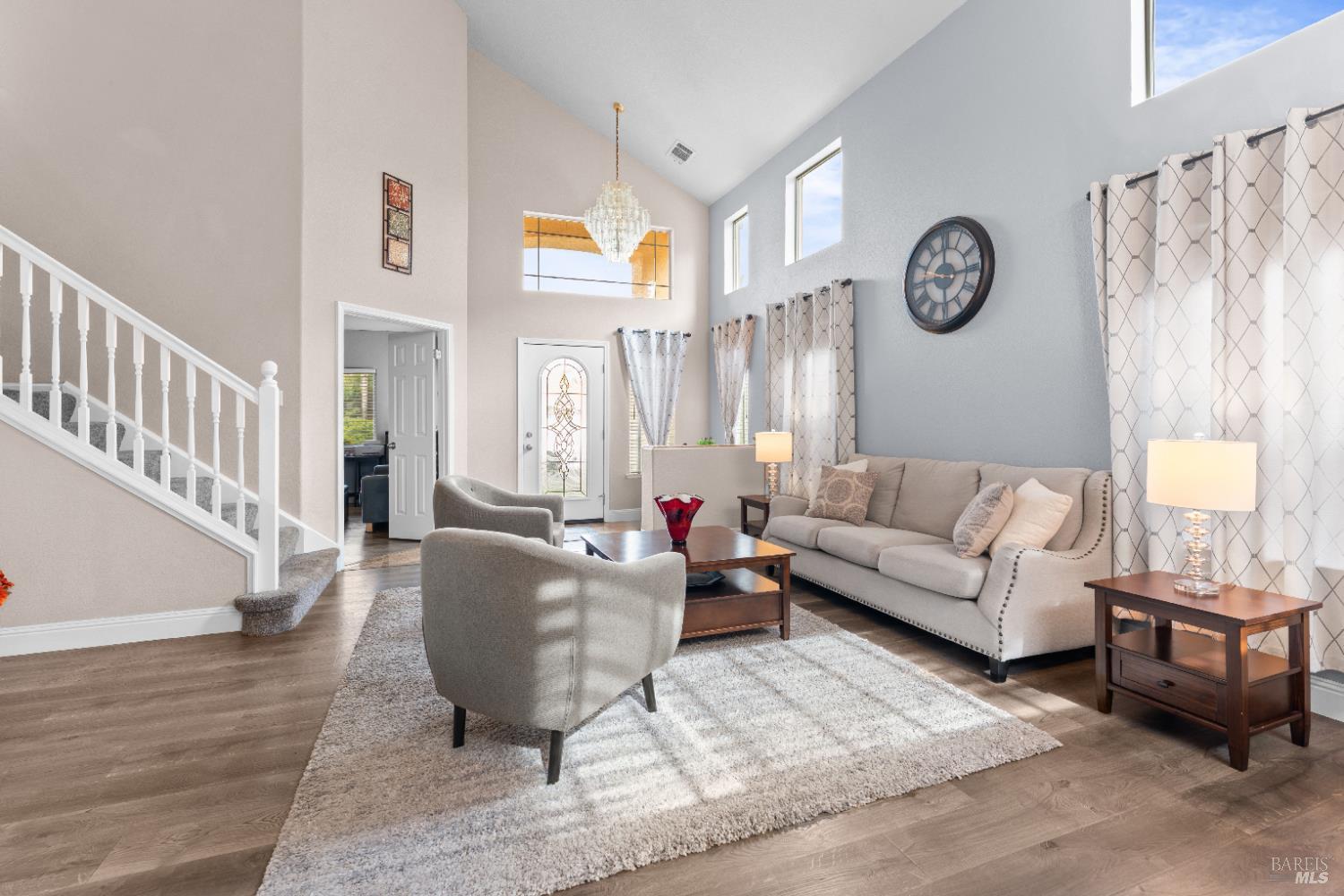 Detail Gallery Image 2 of 21 For 976 Cashel Cir, Vacaville,  CA 95688 - 5 Beds | 3 Baths