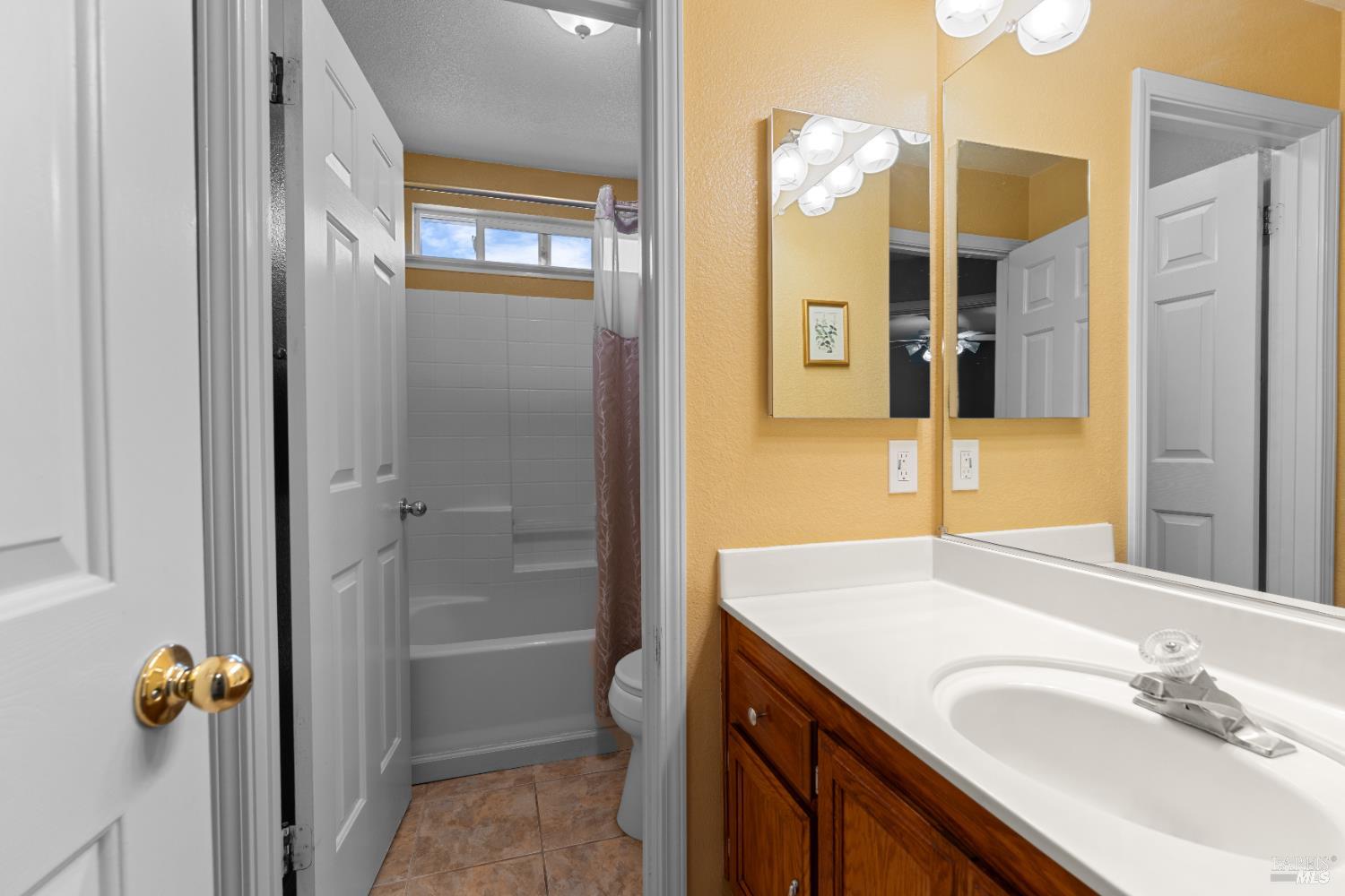 Detail Gallery Image 16 of 21 For 976 Cashel Cir, Vacaville,  CA 95688 - 5 Beds | 3 Baths