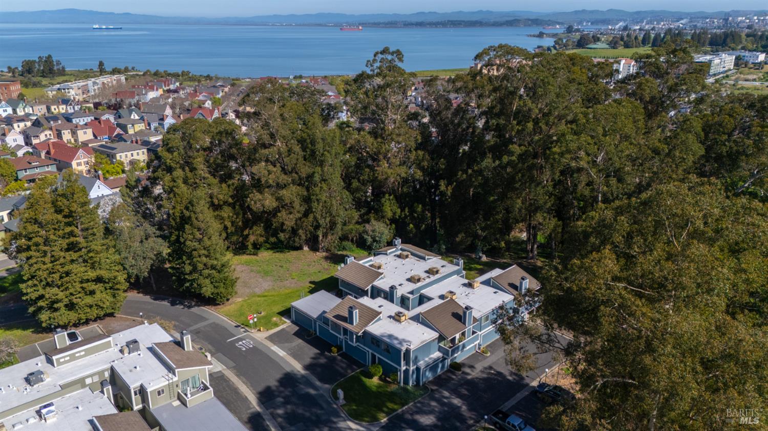 Detail Gallery Image 41 of 55 For 215 Apollo Unkn #1,  Hercules,  CA 94547 - 2 Beds | 1/1 Baths