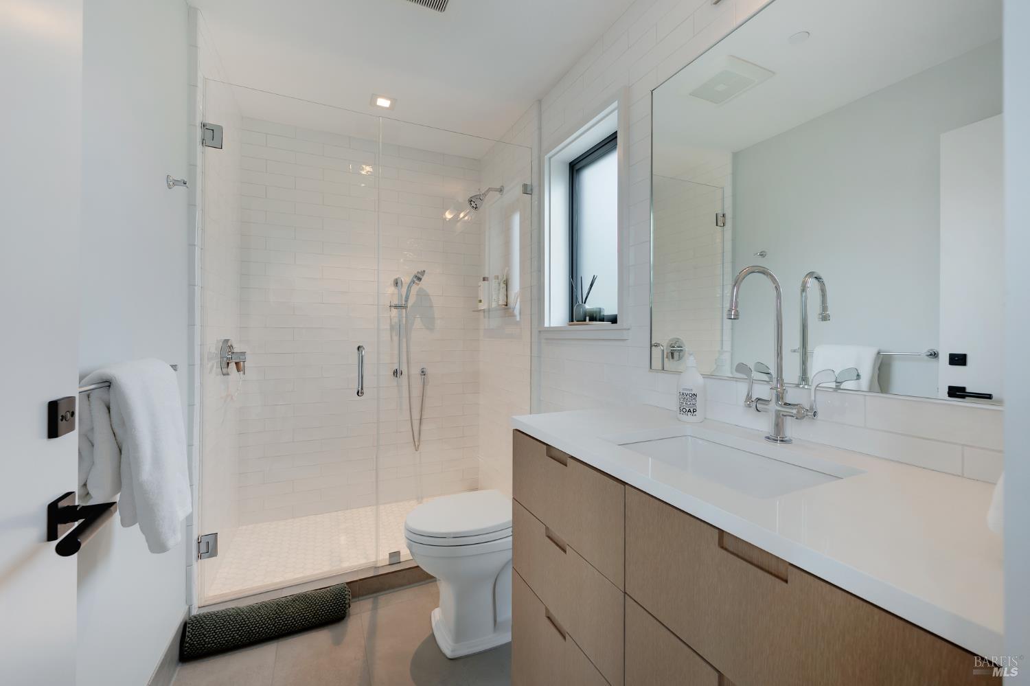 Detail Gallery Image 34 of 41 For 1129 Dealy Ln, Napa,  CA 94559 - 6 Beds | 6 Baths