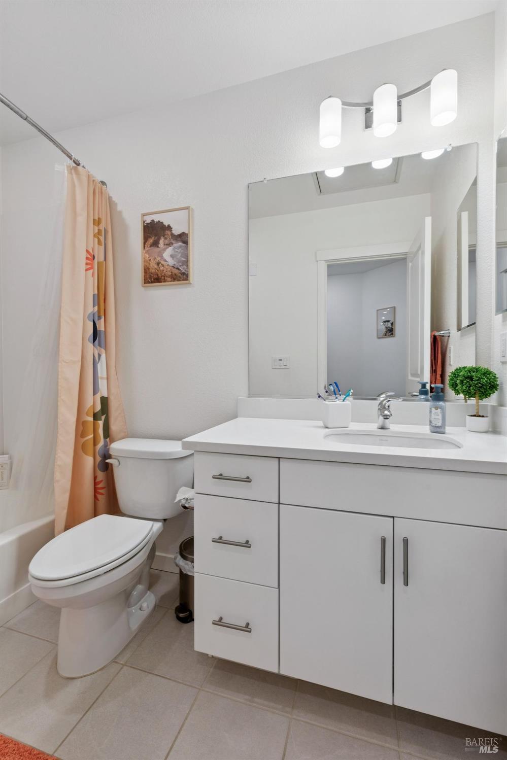 Detail Gallery Image 30 of 39 For 1414 Mauro Pietro Dr #301,  Petaluma,  CA 94954 - 3 Beds | 2 Baths