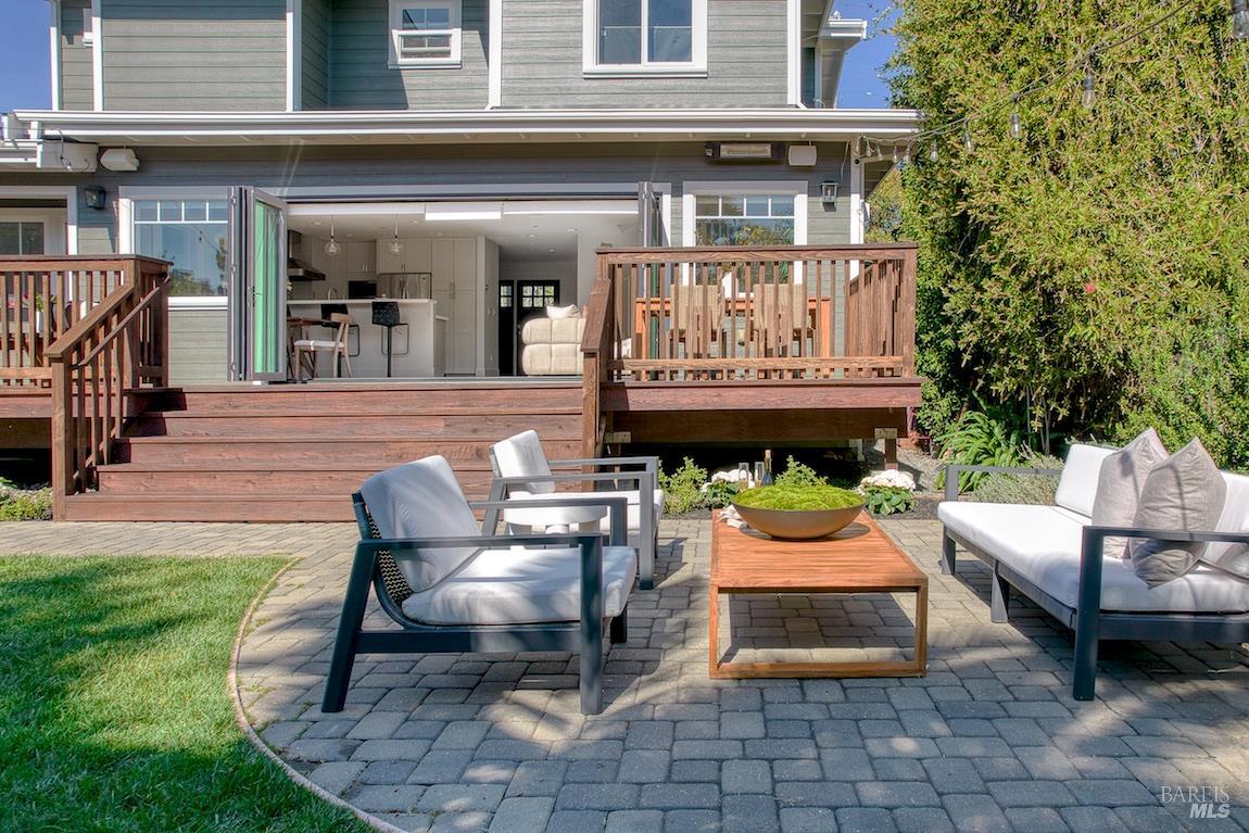 Detail Gallery Image 31 of 39 For 34 Diane Ln, Larkspur,  CA 94939 - 4 Beds | 3 Baths