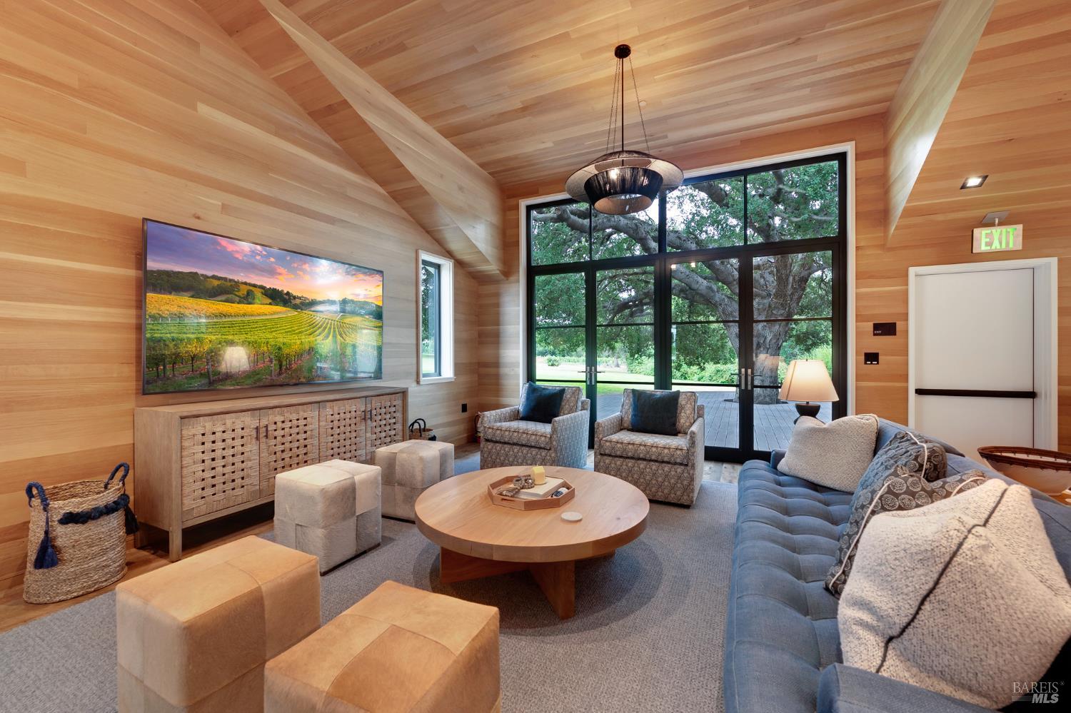 Detail Gallery Image 6 of 41 For 1129 Dealy Ln, Napa,  CA 94559 - 6 Beds | 6 Baths