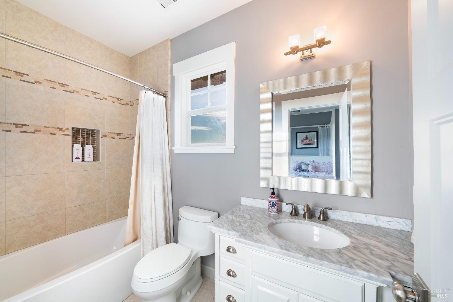 Detail Gallery Image 19 of 39 For 235 Clear Ridge Dr, Healdsburg,  CA 95448 - 4 Beds | 4/1 Baths