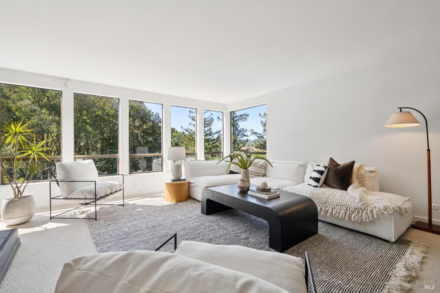 Detail Gallery Image 3 of 25 For 121 Professional Center Pkwy, San Rafael,  CA 94903 - 3 Beds | 2/1 Baths