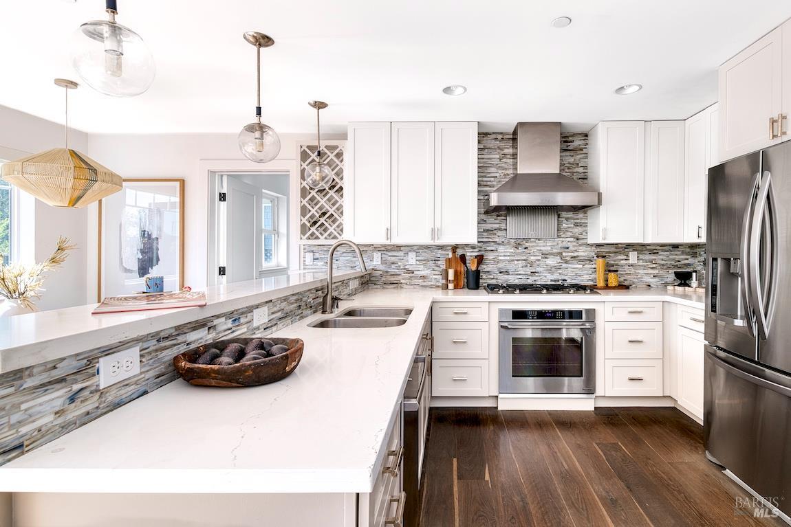 Detail Gallery Image 12 of 39 For 34 Diane Ln, Larkspur,  CA 94939 - 4 Beds | 3 Baths