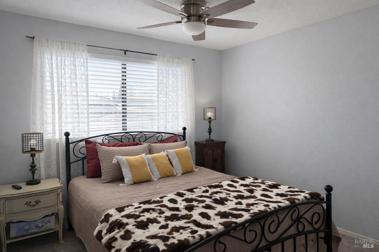 Detail Gallery Image 13 of 15 For 406 Lupine Cir, Vacaville,  CA 95687 - 3 Beds | 2/1 Baths