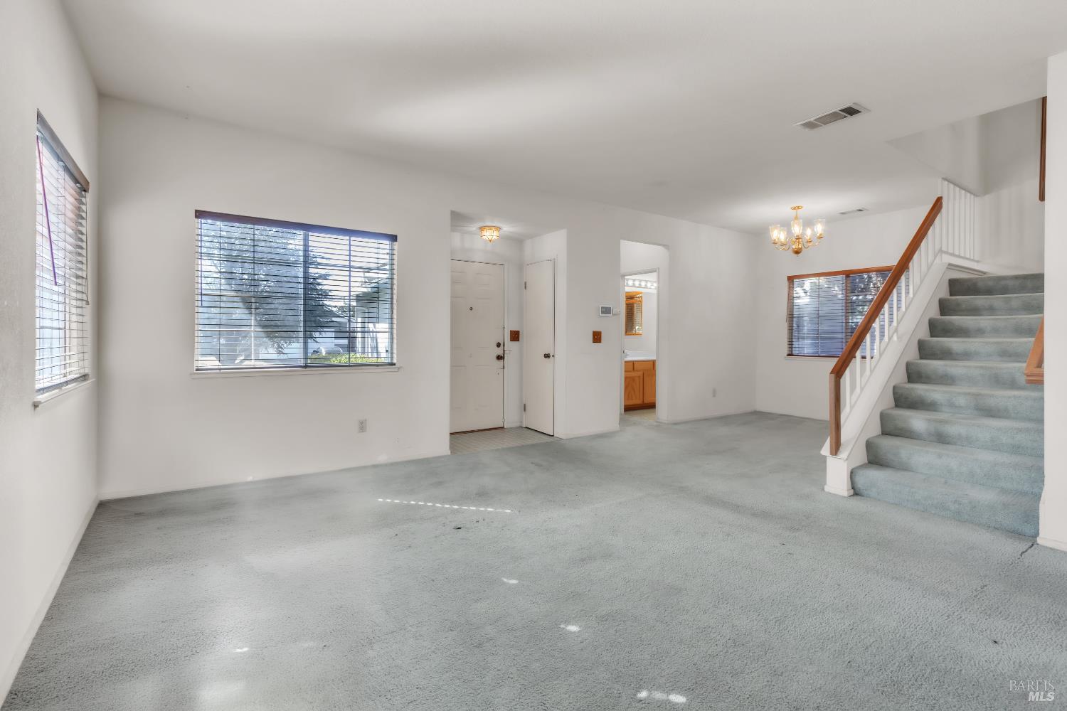 Detail Gallery Image 5 of 39 For 356 Jacaranda Dr, Suisun City,  CA 94585 - 3 Beds | 2/1 Baths