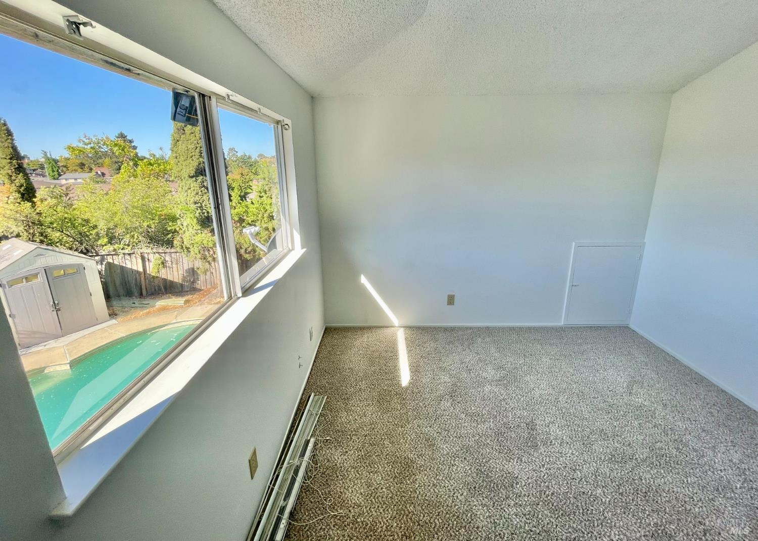 Detail Gallery Image 33 of 45 For 11 Dover Ct, Vallejo,  CA 94591 - 4 Beds | 2/1 Baths