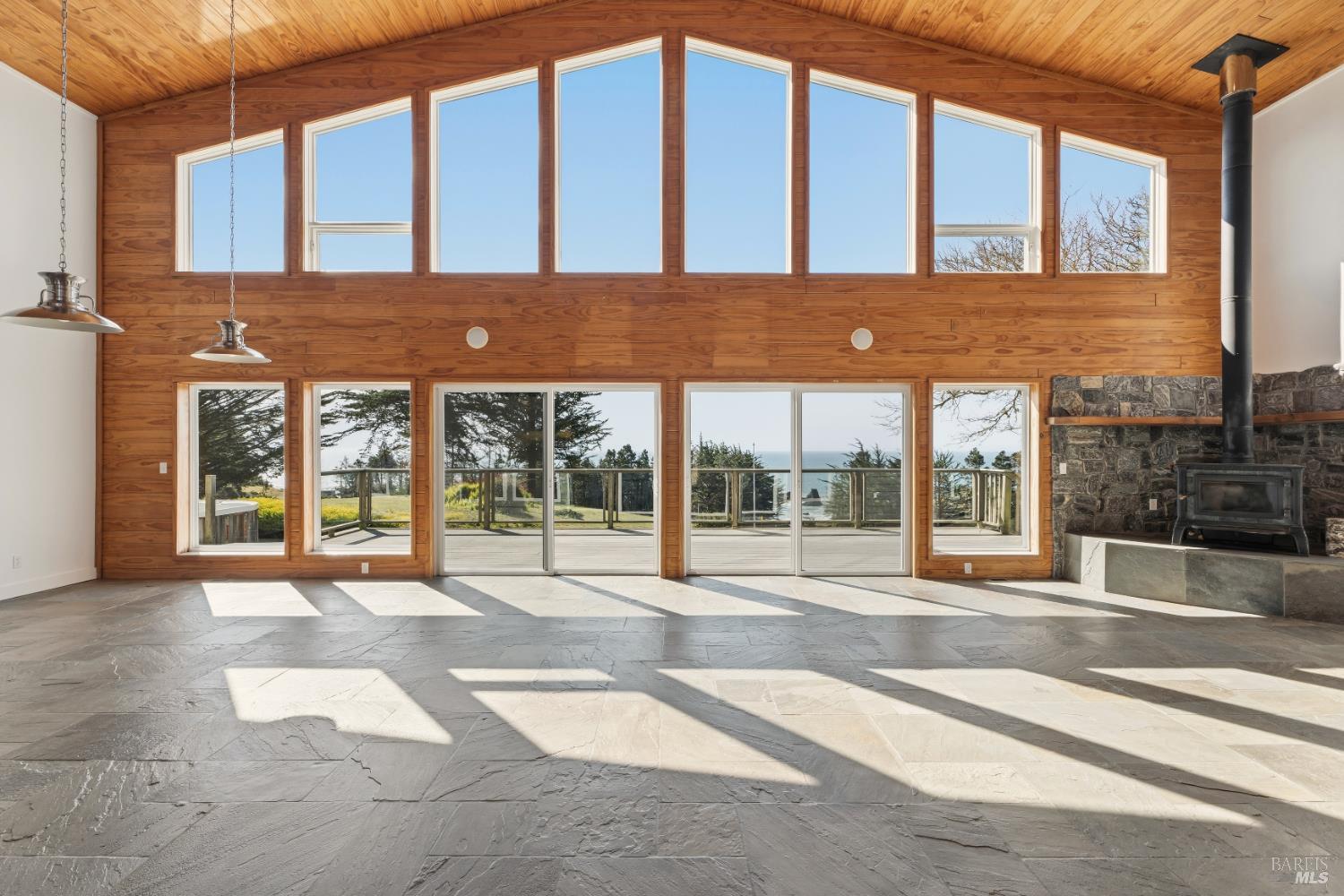 Detail Gallery Image 12 of 62 For 46701 Iversen Dr, Gualala,  CA 95445 - 2 Beds | 4/1 Baths