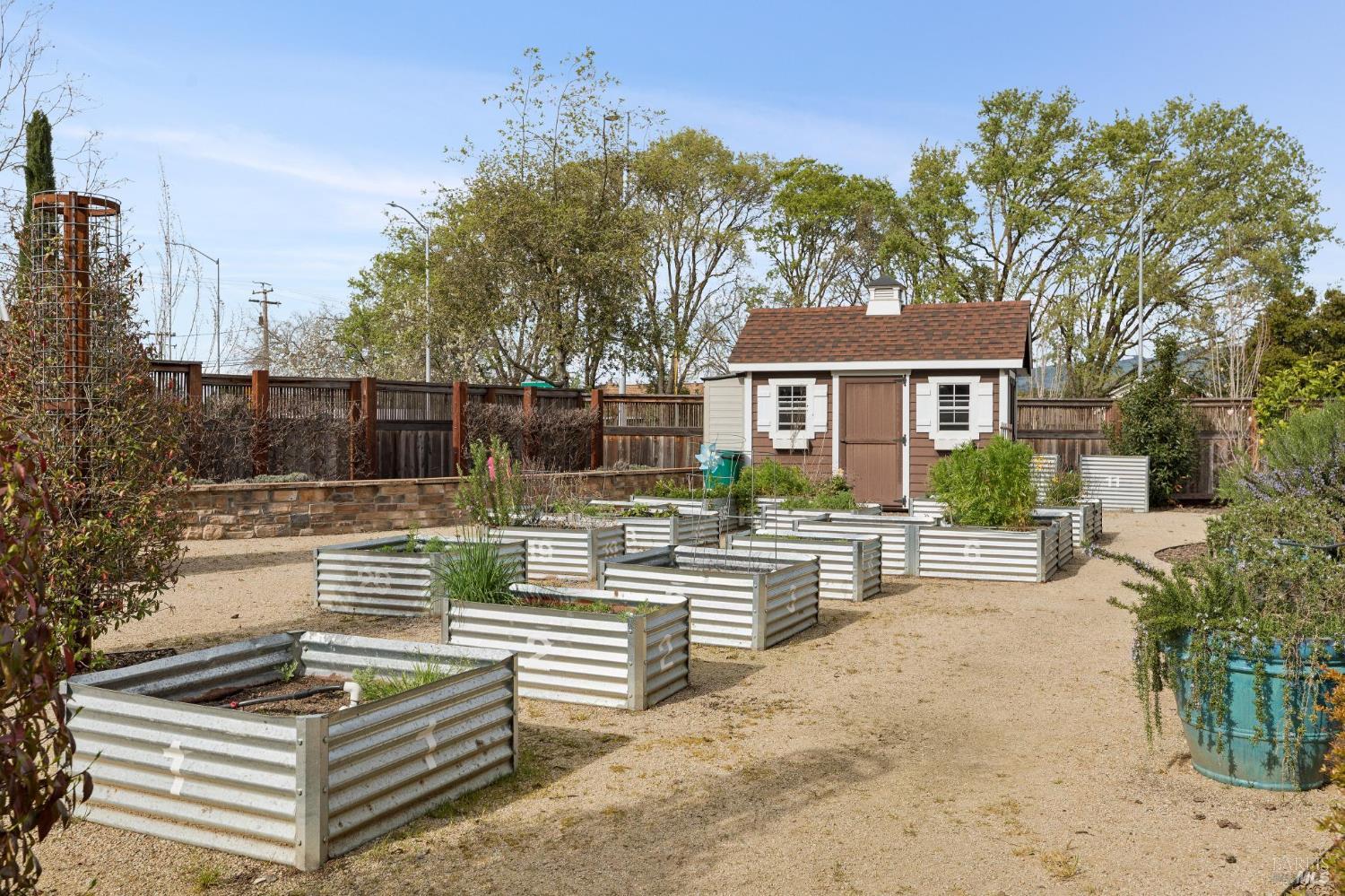 Detail Gallery Image 37 of 39 For 1414 Mauro Pietro Dr #301,  Petaluma,  CA 94954 - 3 Beds | 2 Baths