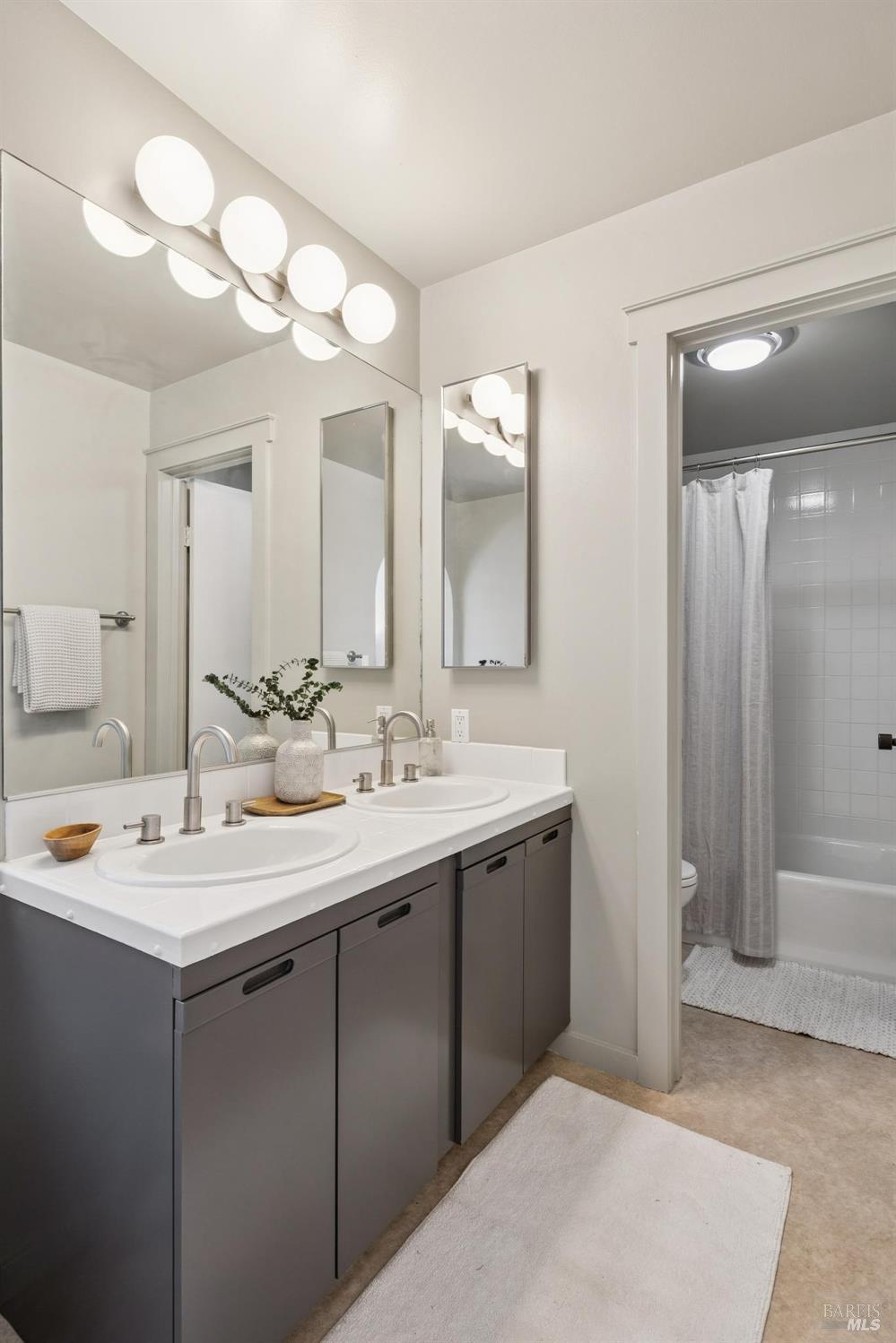 Detail Gallery Image 17 of 25 For 121 Professional Center Pkwy, San Rafael,  CA 94903 - 3 Beds | 2/1 Baths