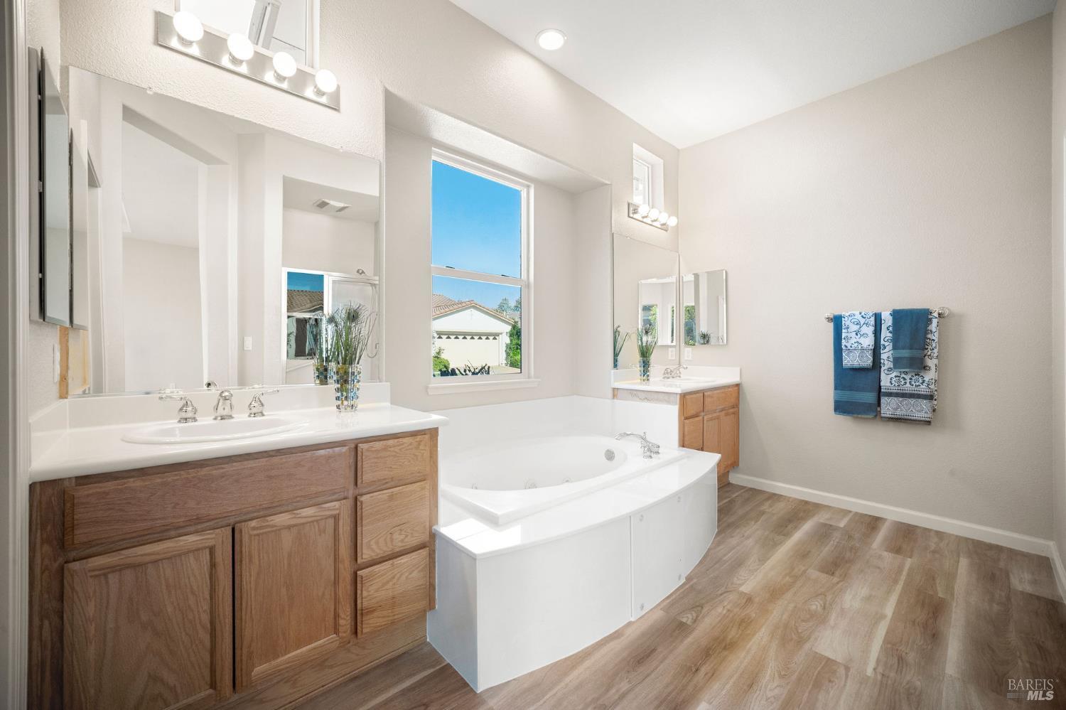 Detail Gallery Image 21 of 77 For 377 Shadow Creek Dr, Rio Vista,  CA 94571 - 2 Beds | 3/1 Baths