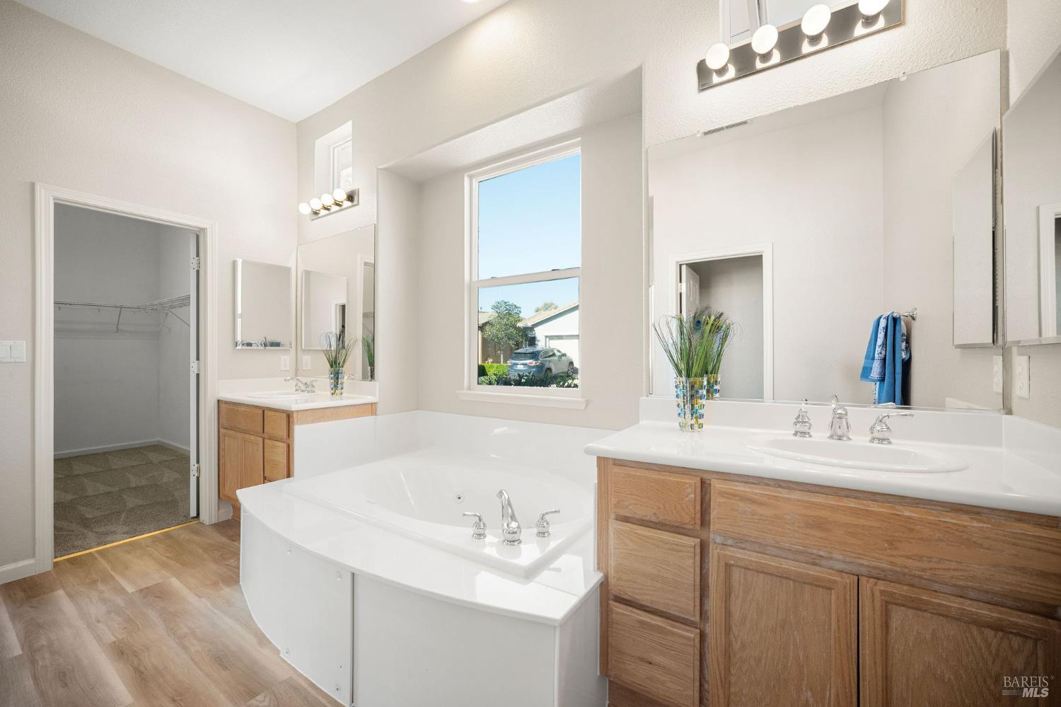 Detail Gallery Image 23 of 77 For 377 Shadow Creek Dr, Rio Vista,  CA 94571 - 2 Beds | 3/1 Baths