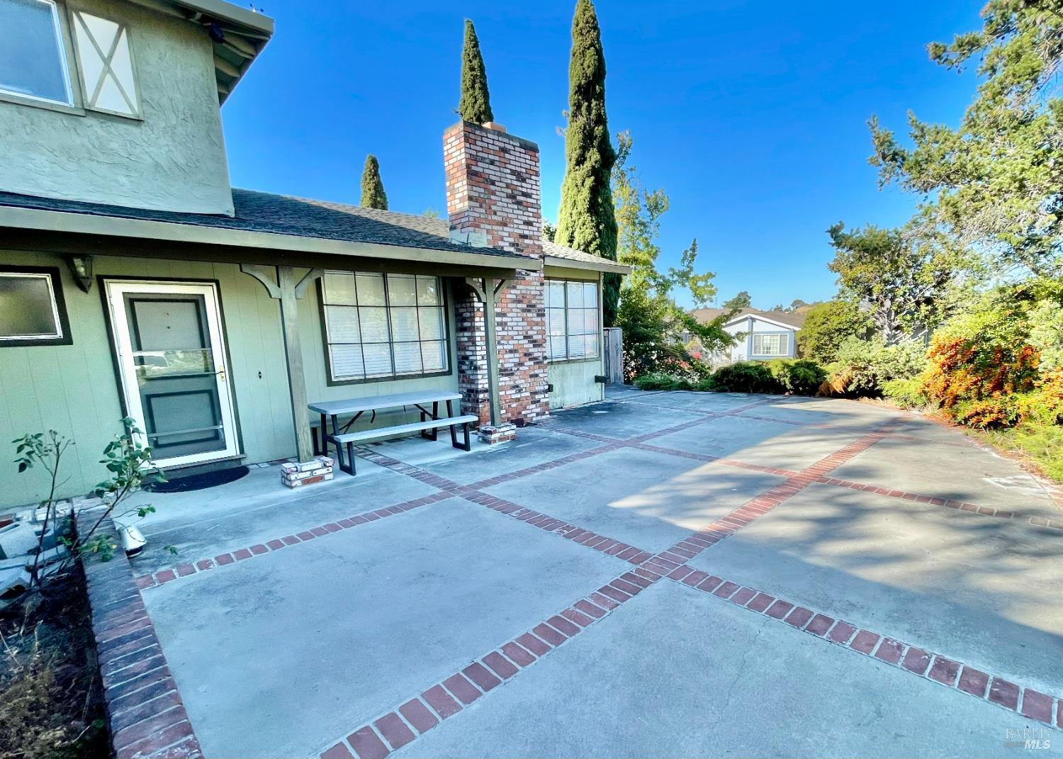 Detail Gallery Image 9 of 45 For 11 Dover Ct, Vallejo,  CA 94591 - 4 Beds | 2/1 Baths