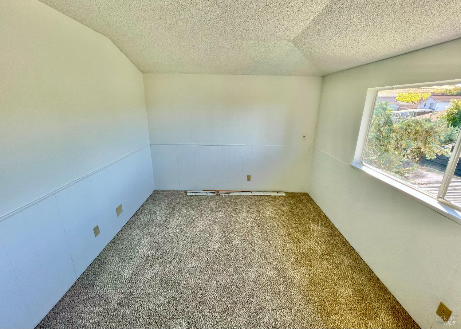 Detail Gallery Image 34 of 45 For 11 Dover Ct, Vallejo,  CA 94591 - 4 Beds | 2/1 Baths