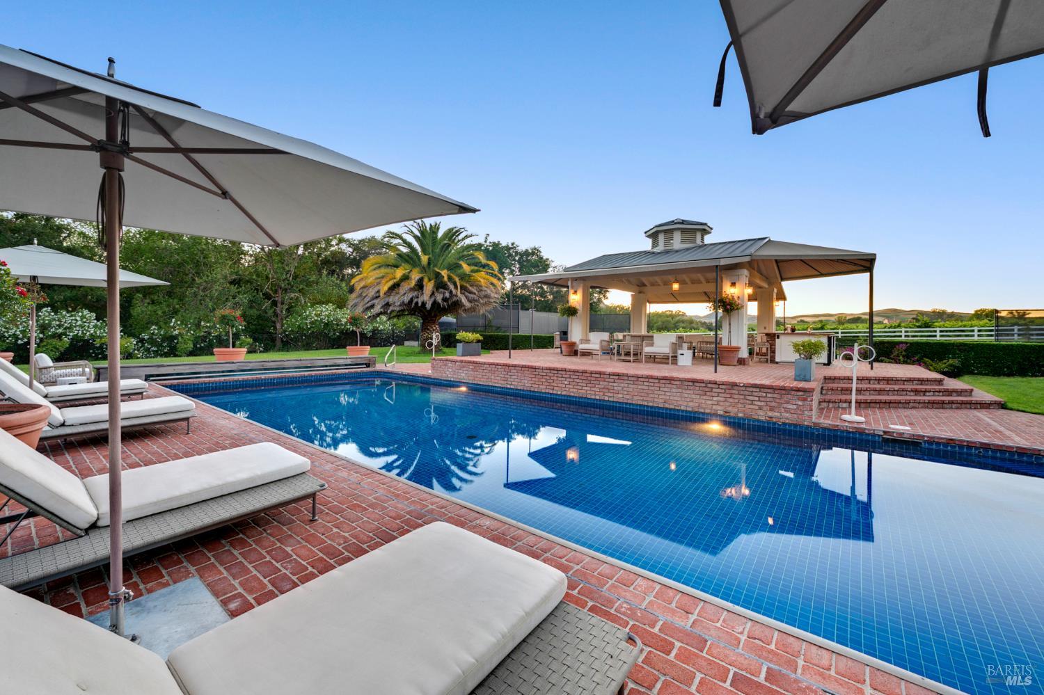 Detail Gallery Image 20 of 41 For 1129 Dealy Ln, Napa,  CA 94559 - 6 Beds | 6 Baths