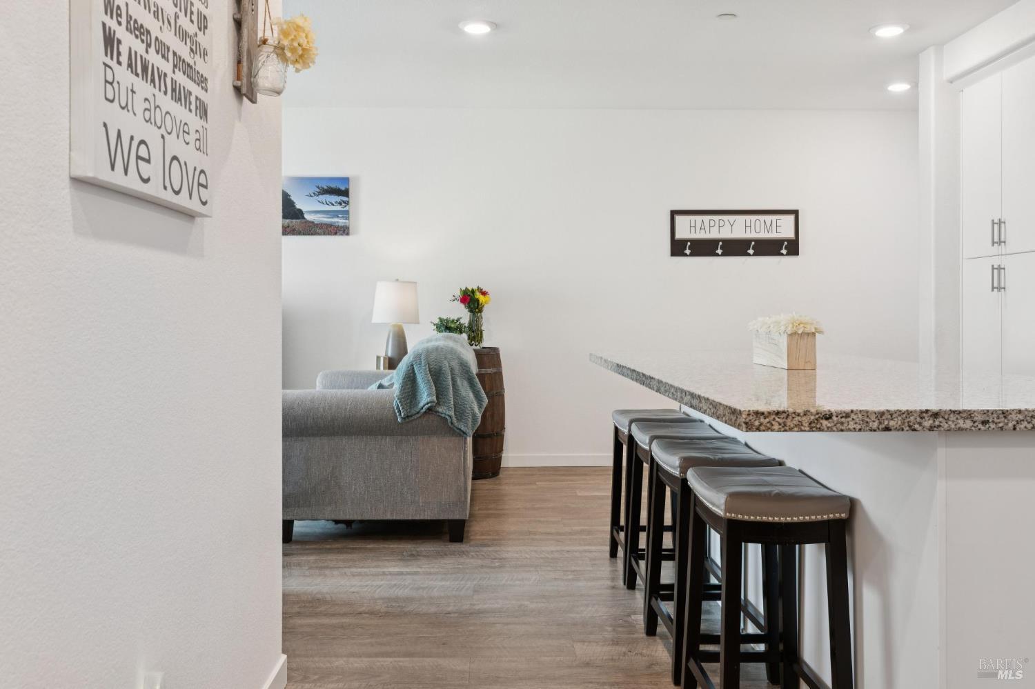 Detail Gallery Image 18 of 39 For 1414 Mauro Pietro Dr #301,  Petaluma,  CA 94954 - 3 Beds | 2 Baths