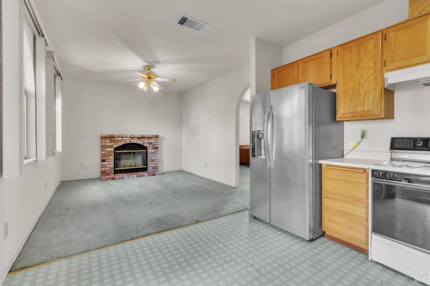 Detail Gallery Image 2 of 39 For 356 Jacaranda Dr, Suisun City,  CA 94585 - 3 Beds | 2/1 Baths