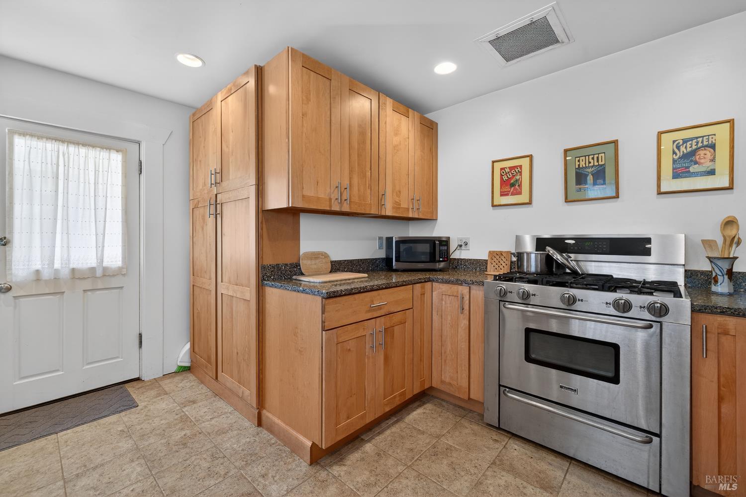 Detail Gallery Image 19 of 60 For 301 Broadway St, Petaluma,  CA 94952 - 2 Beds | 2 Baths