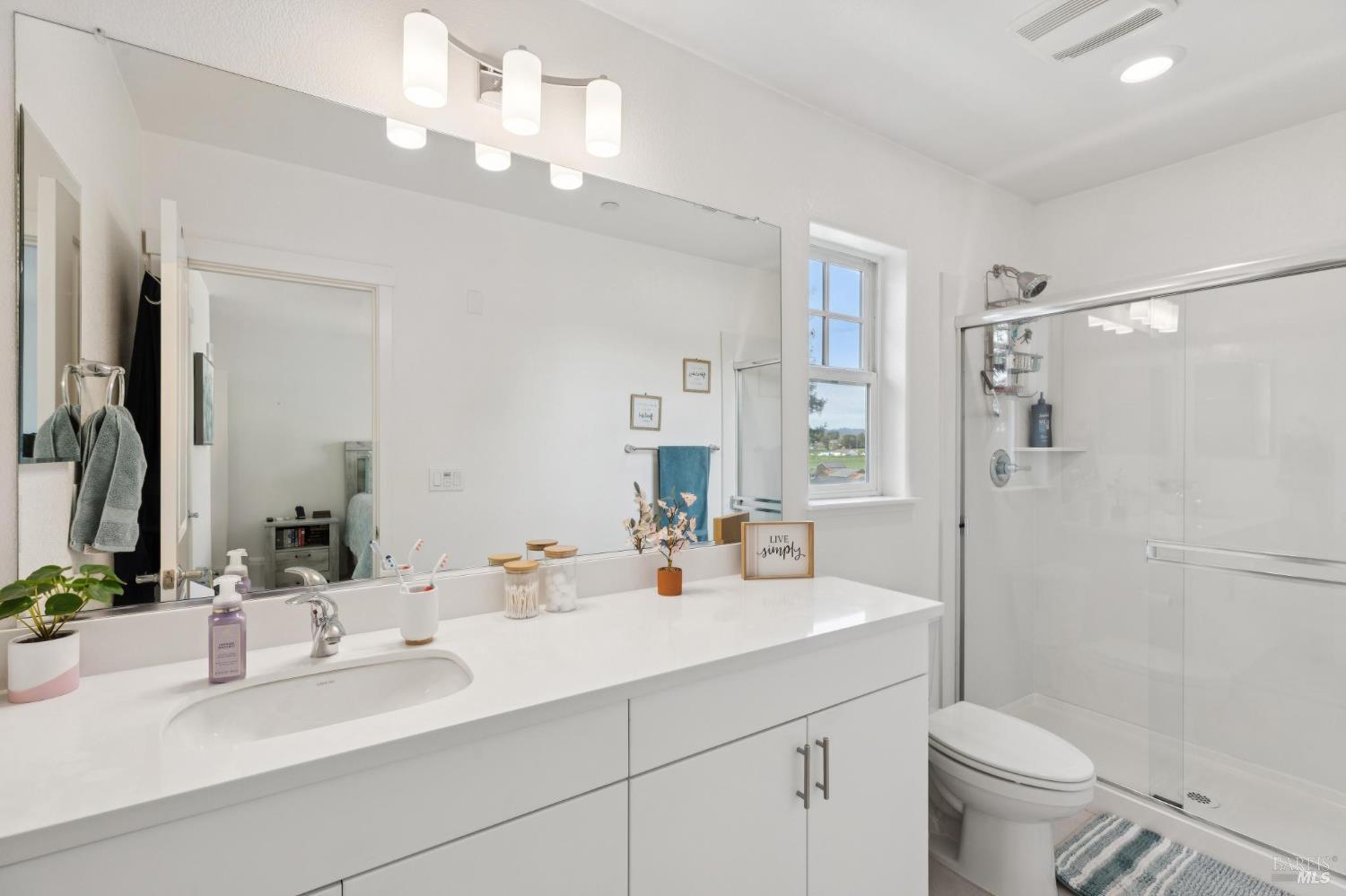 Detail Gallery Image 23 of 39 For 1414 Mauro Pietro Dr #301,  Petaluma,  CA 94954 - 3 Beds | 2 Baths