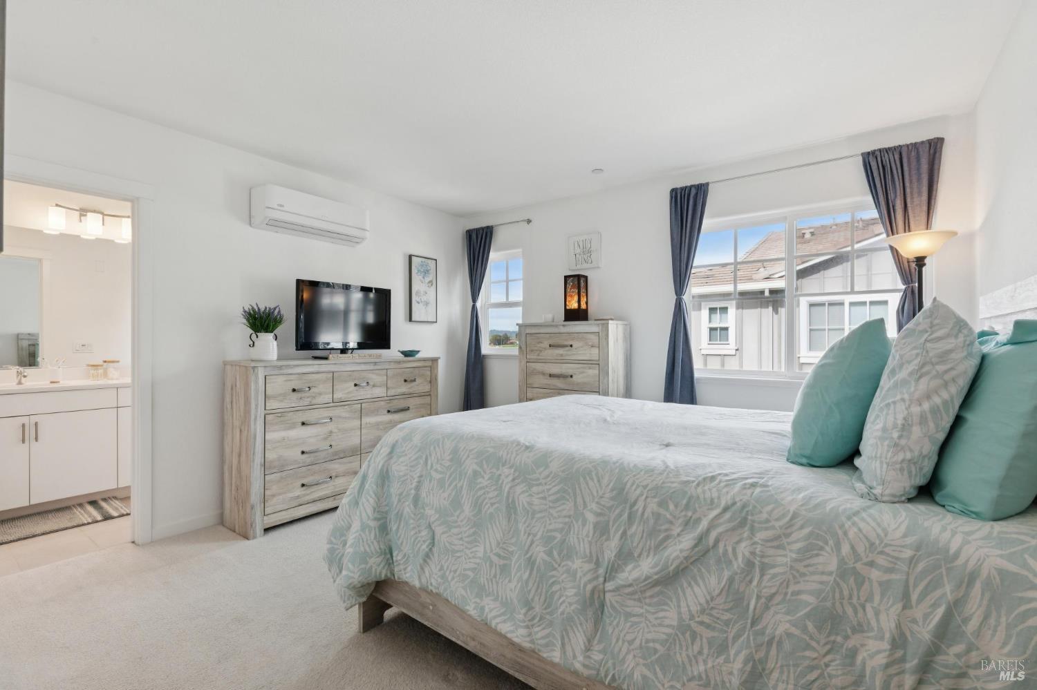 Detail Gallery Image 21 of 39 For 1414 Mauro Pietro Dr #301,  Petaluma,  CA 94954 - 3 Beds | 2 Baths