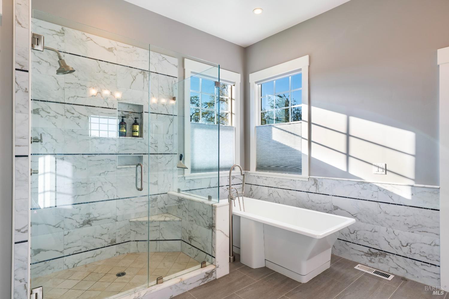 Detail Gallery Image 13 of 39 For 235 Clear Ridge Dr, Healdsburg,  CA 95448 - 4 Beds | 4/1 Baths