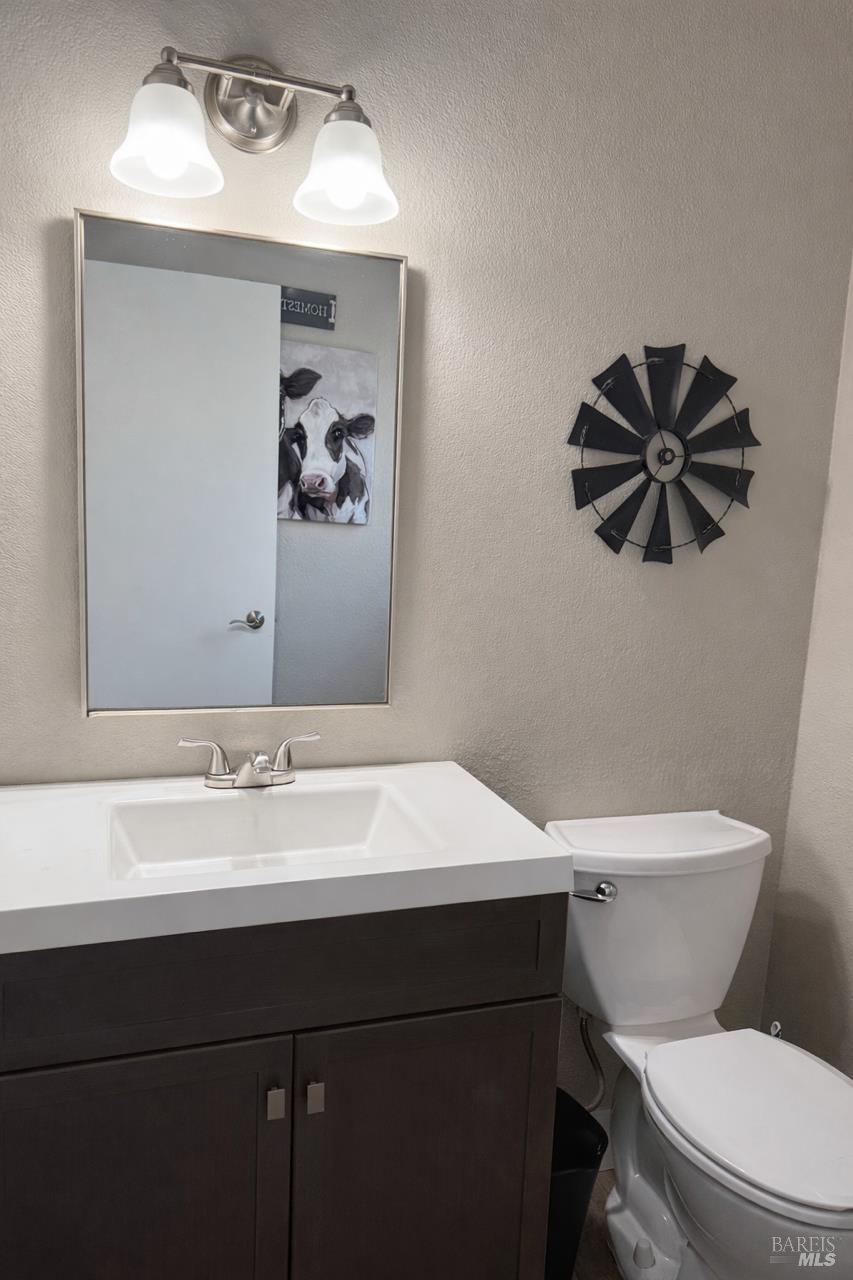 Detail Gallery Image 7 of 15 For 406 Lupine Cir, Vacaville,  CA 95687 - 3 Beds | 2/1 Baths