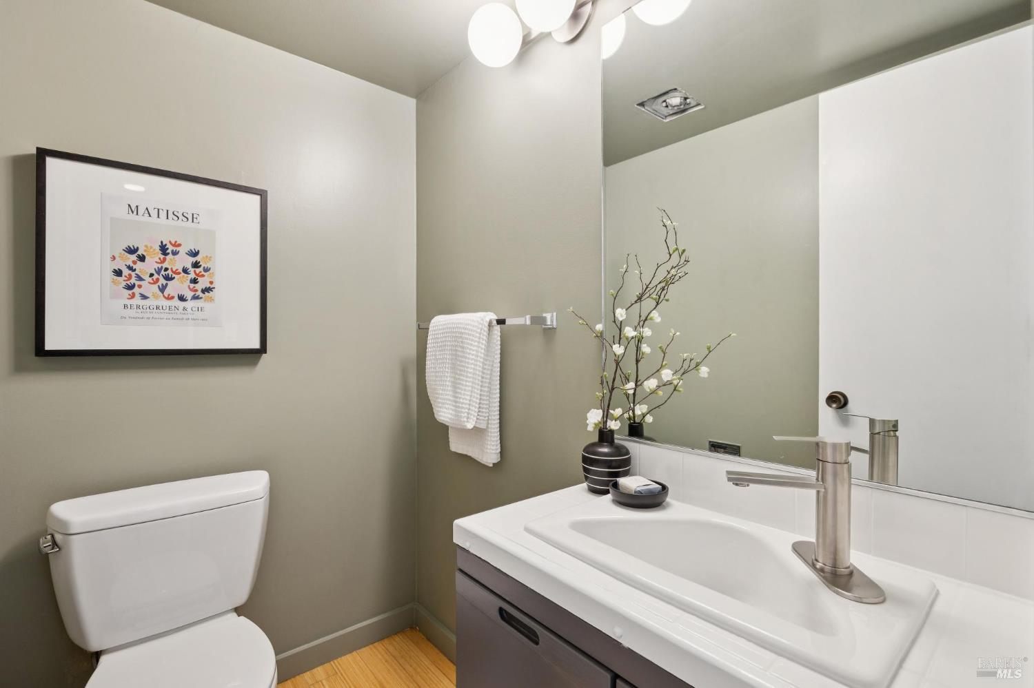Detail Gallery Image 13 of 25 For 121 Professional Center Pkwy, San Rafael,  CA 94903 - 3 Beds | 2/1 Baths