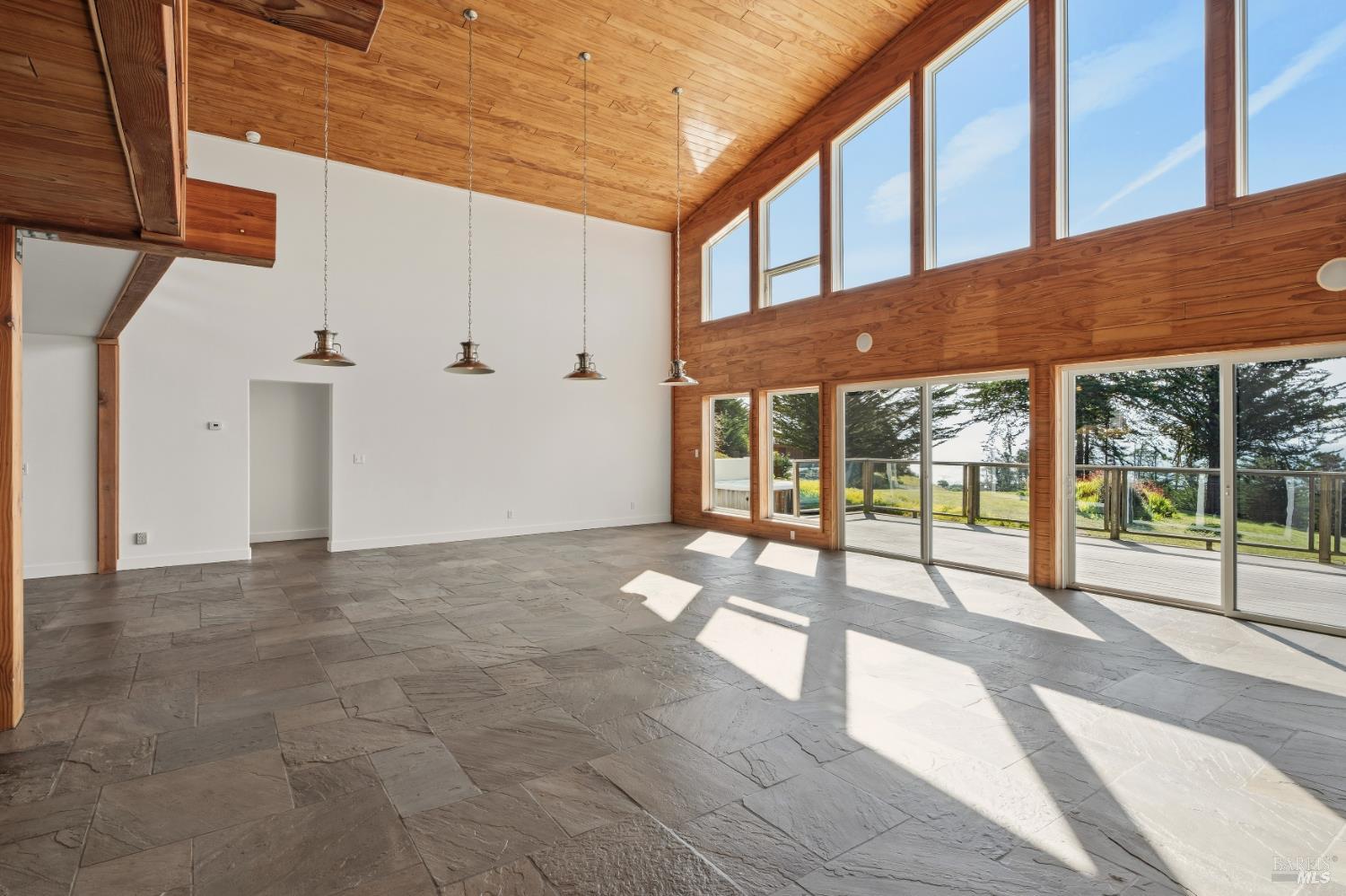 Detail Gallery Image 14 of 62 For 46701 Iversen Dr, Gualala,  CA 95445 - 2 Beds | 4/1 Baths