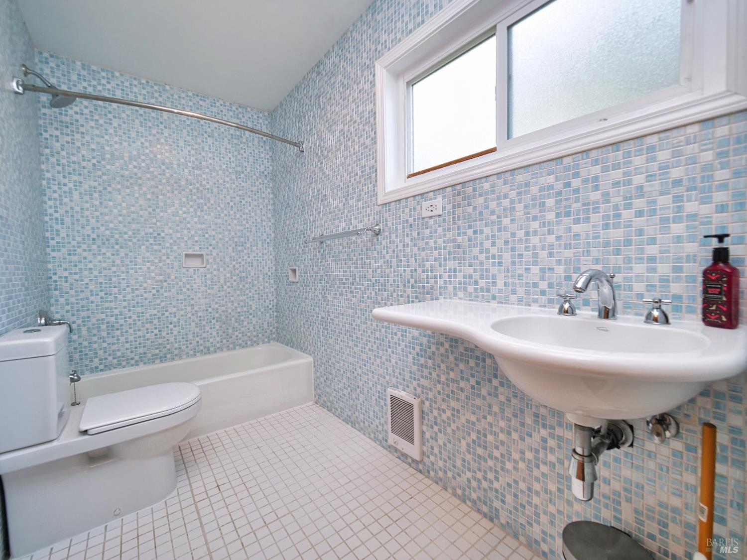 Detail Gallery Image 50 of 79 For 11485 Lakeshore Dr, Clearlake,  CA 95422 - 3 Beds | 1 Baths