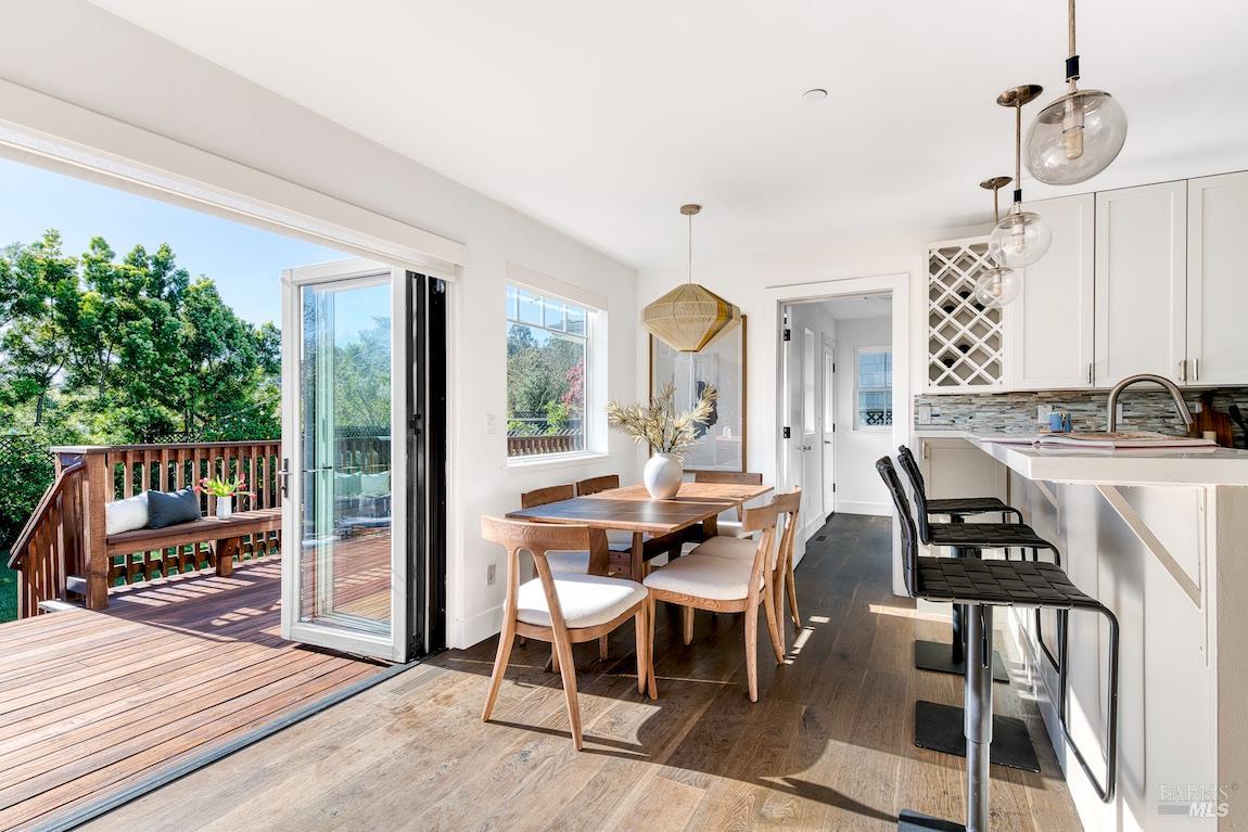 Detail Gallery Image 10 of 39 For 34 Diane Ln, Larkspur,  CA 94939 - 4 Beds | 3 Baths