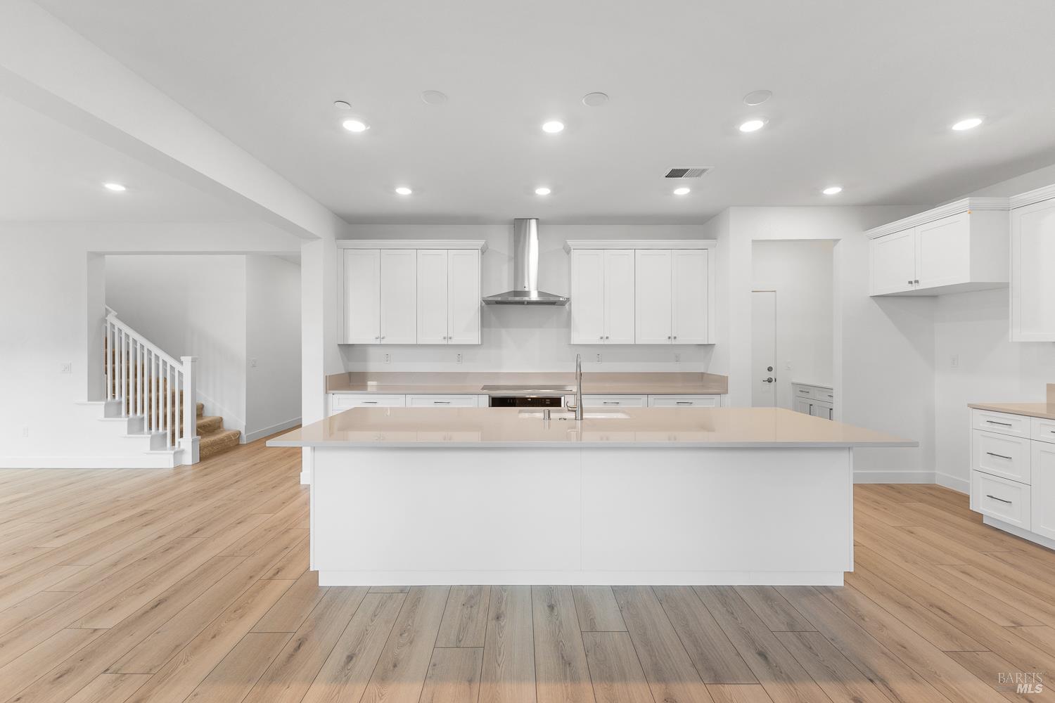 Detail Gallery Image 10 of 31 For 7337 Willowglen Dr, Rohnert Park,  CA 94928 - 3 Beds | 2/1 Baths