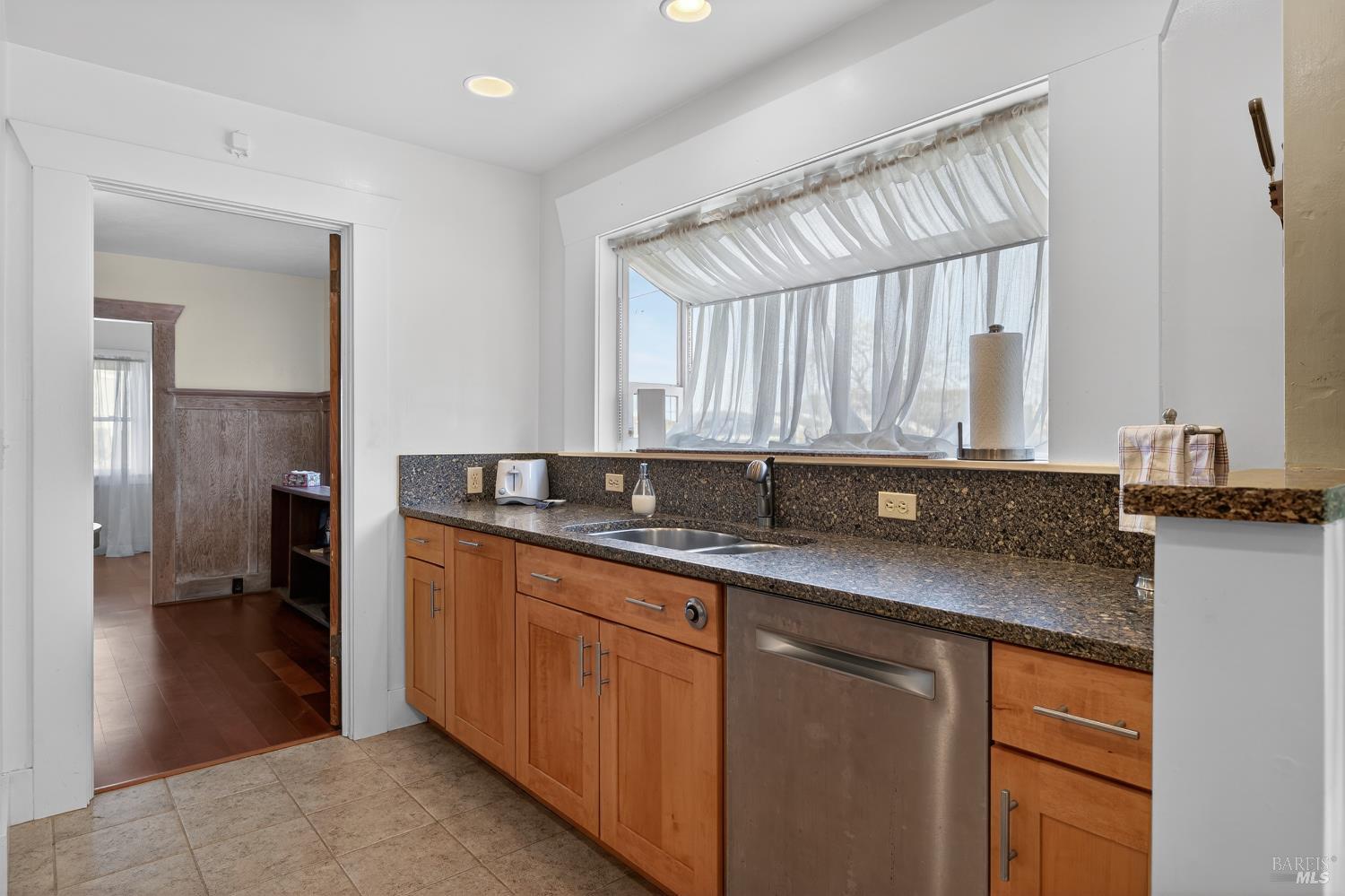 Detail Gallery Image 15 of 60 For 301 Broadway St, Petaluma,  CA 94952 - 2 Beds | 2 Baths