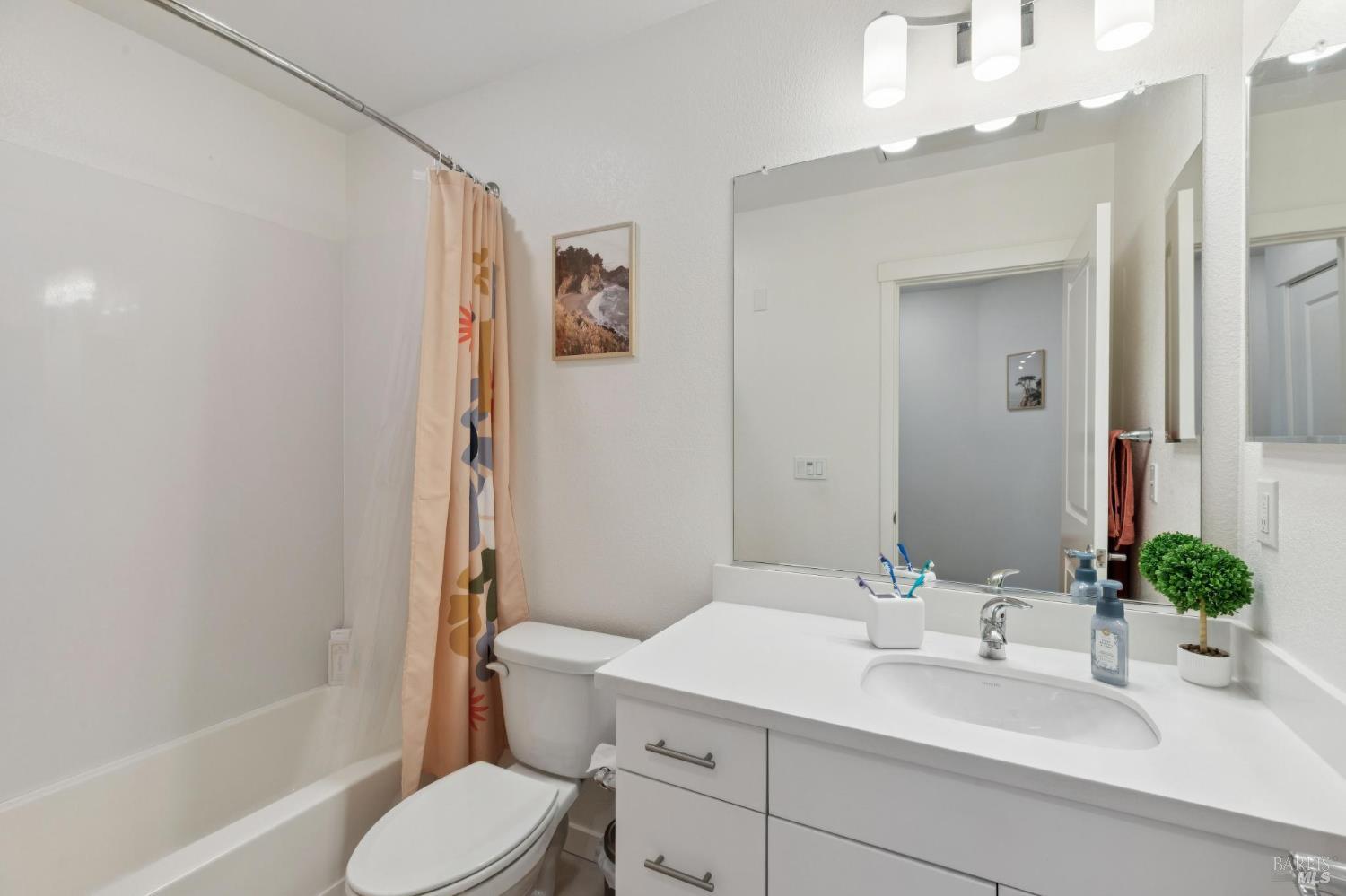 Detail Gallery Image 29 of 39 For 1414 Mauro Pietro Dr #301,  Petaluma,  CA 94954 - 3 Beds | 2 Baths