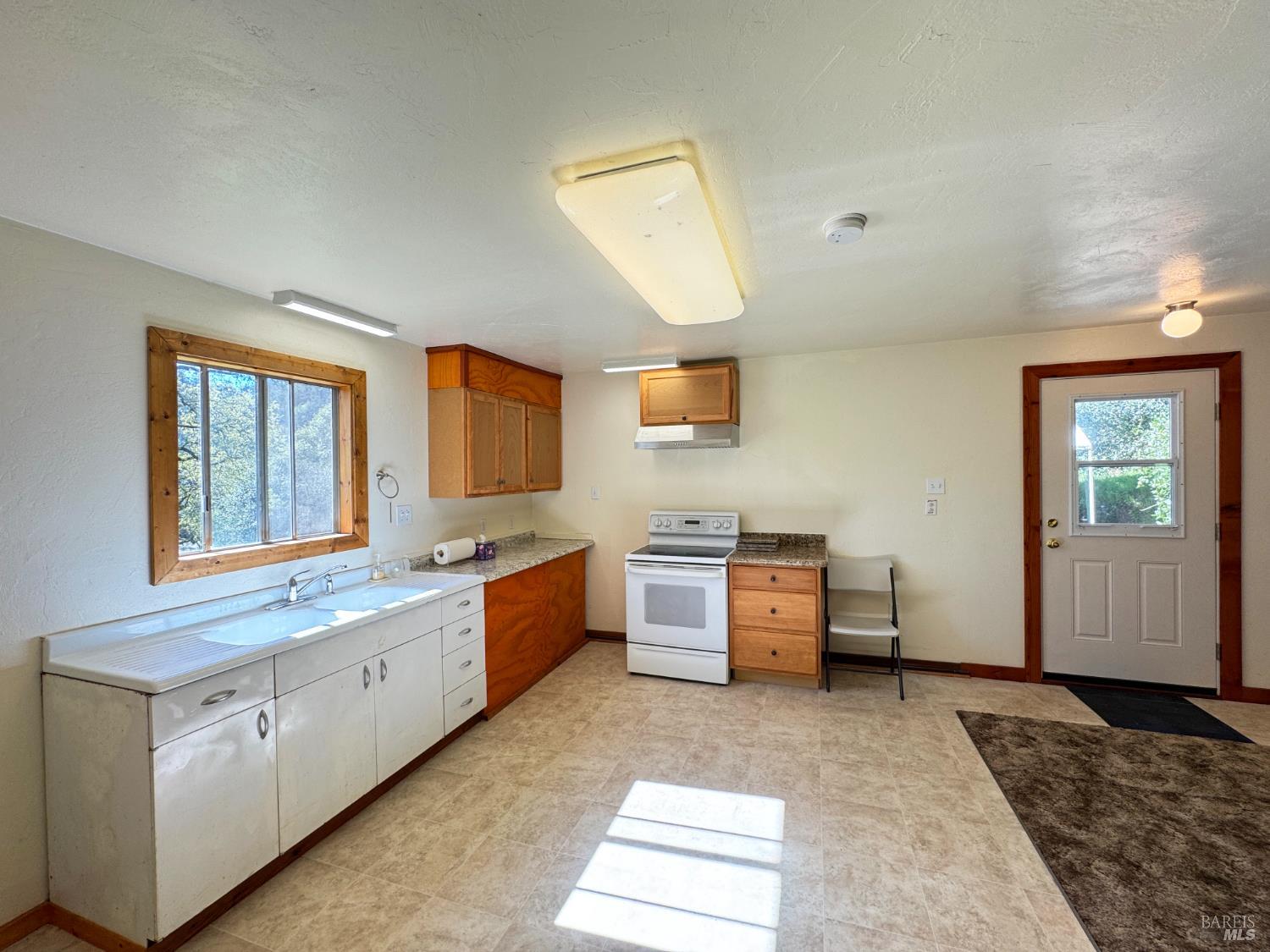 Detail Gallery Image 49 of 89 For 1800 Boonville Rd, Ukiah,  CA 95482 - 5 Beds | 4/1 Baths