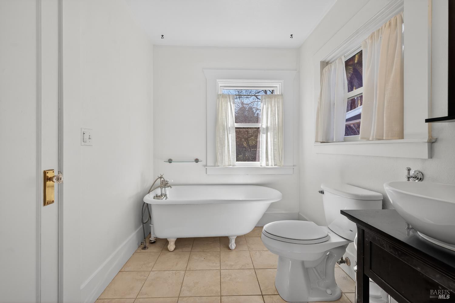 Detail Gallery Image 26 of 60 For 301 Broadway St, Petaluma,  CA 94952 - 2 Beds | 2 Baths