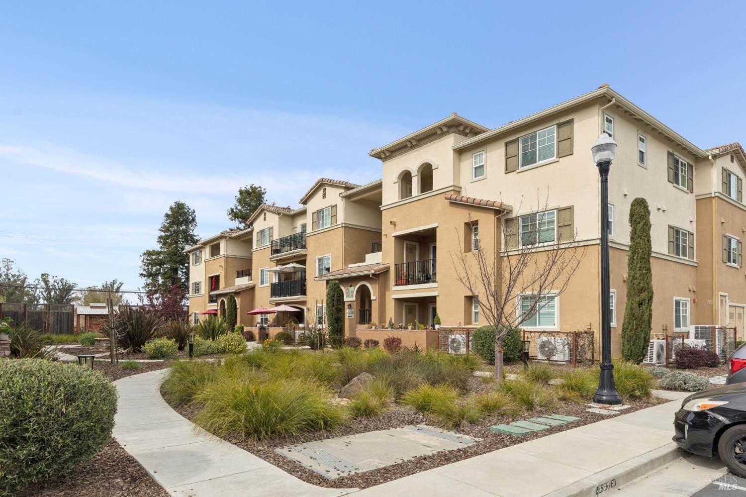 Detail Gallery Image 2 of 39 For 1414 Mauro Pietro Dr #301,  Petaluma,  CA 94954 - 3 Beds | 2 Baths