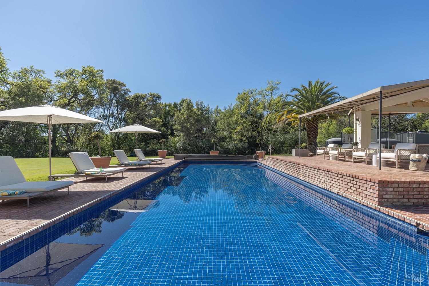 Detail Gallery Image 22 of 41 For 1129 Dealy Ln, Napa,  CA 94559 - 6 Beds | 6 Baths