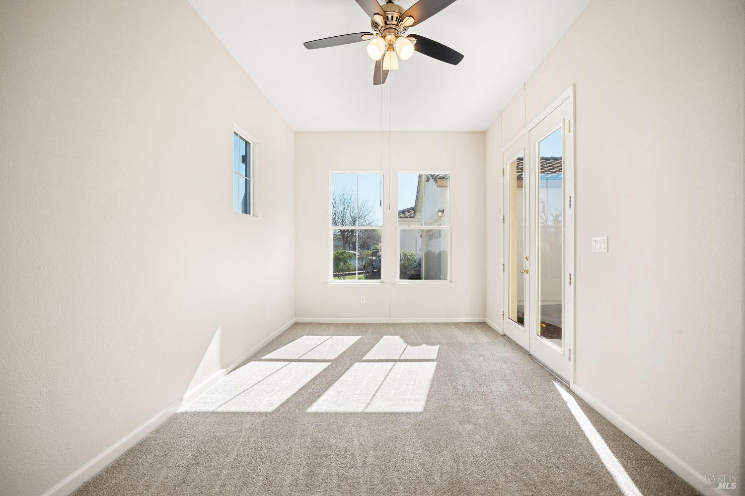 Detail Gallery Image 32 of 77 For 377 Shadow Creek Dr, Rio Vista,  CA 94571 - 2 Beds | 3/1 Baths