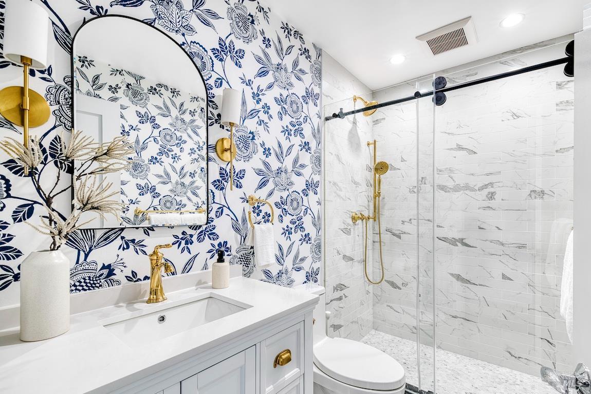 Detail Gallery Image 21 of 39 For 34 Diane Ln, Larkspur,  CA 94939 - 4 Beds | 3 Baths