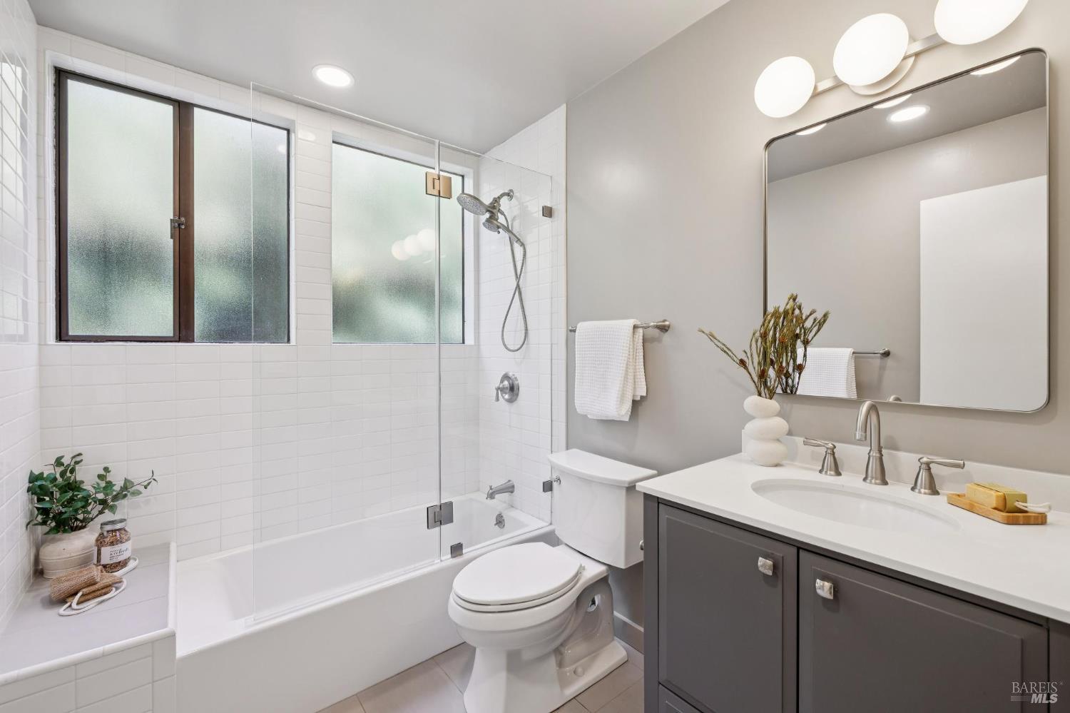 Detail Gallery Image 22 of 25 For 121 Professional Center Pkwy, San Rafael,  CA 94903 - 3 Beds | 2/1 Baths