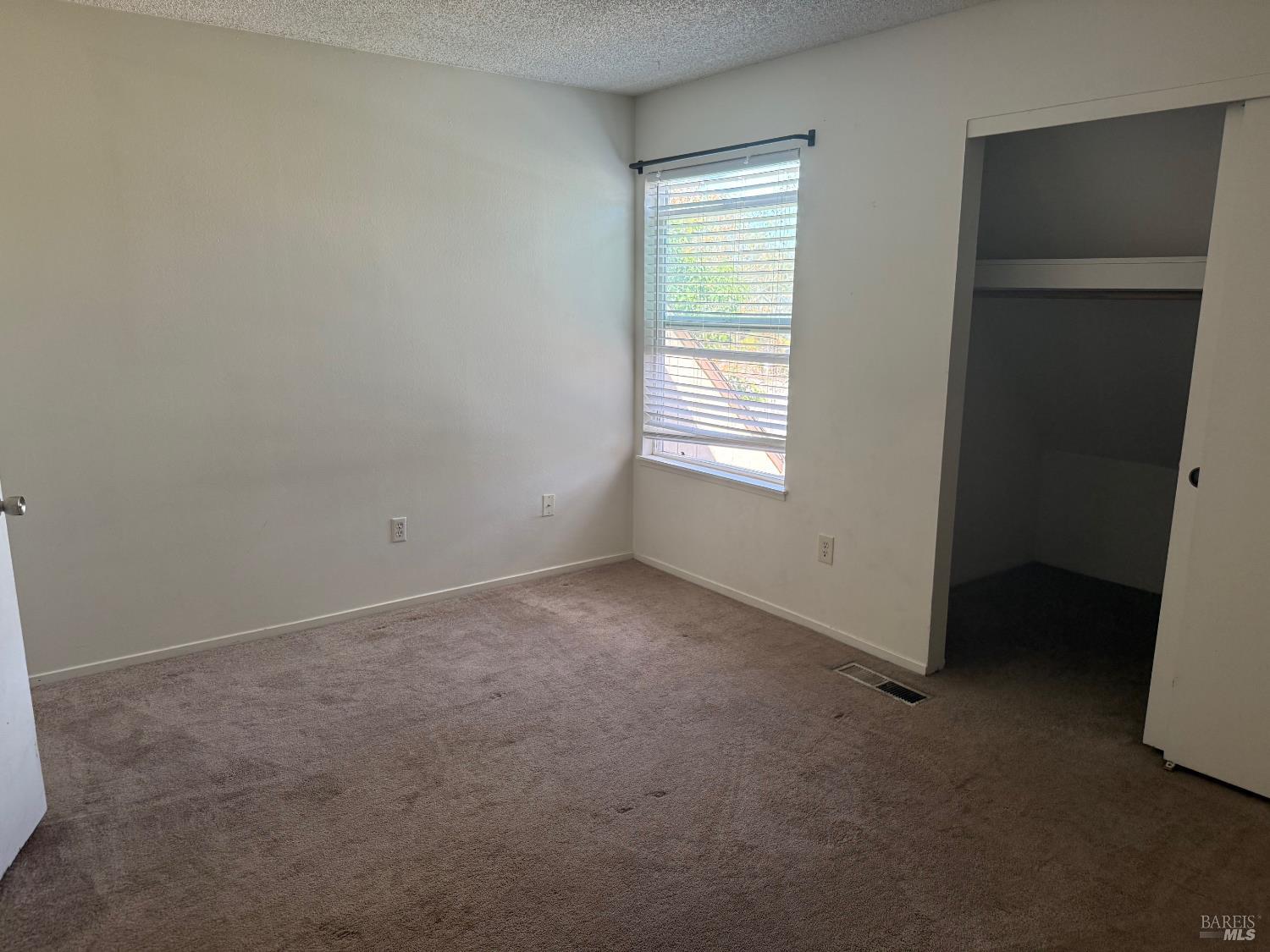 Detail Gallery Image 12 of 17 For 1916 Knolls Dr, Santa Rosa,  CA 95405 - 2 Beds | 1/1 Baths