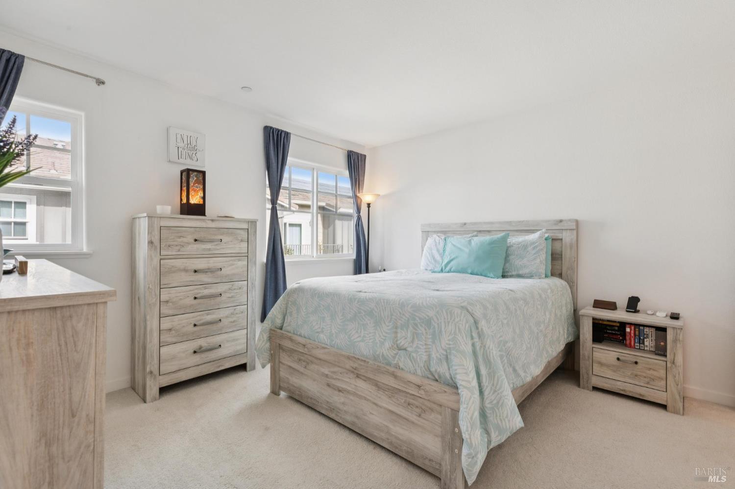 Detail Gallery Image 22 of 39 For 1414 Mauro Pietro Dr #301,  Petaluma,  CA 94954 - 3 Beds | 2 Baths