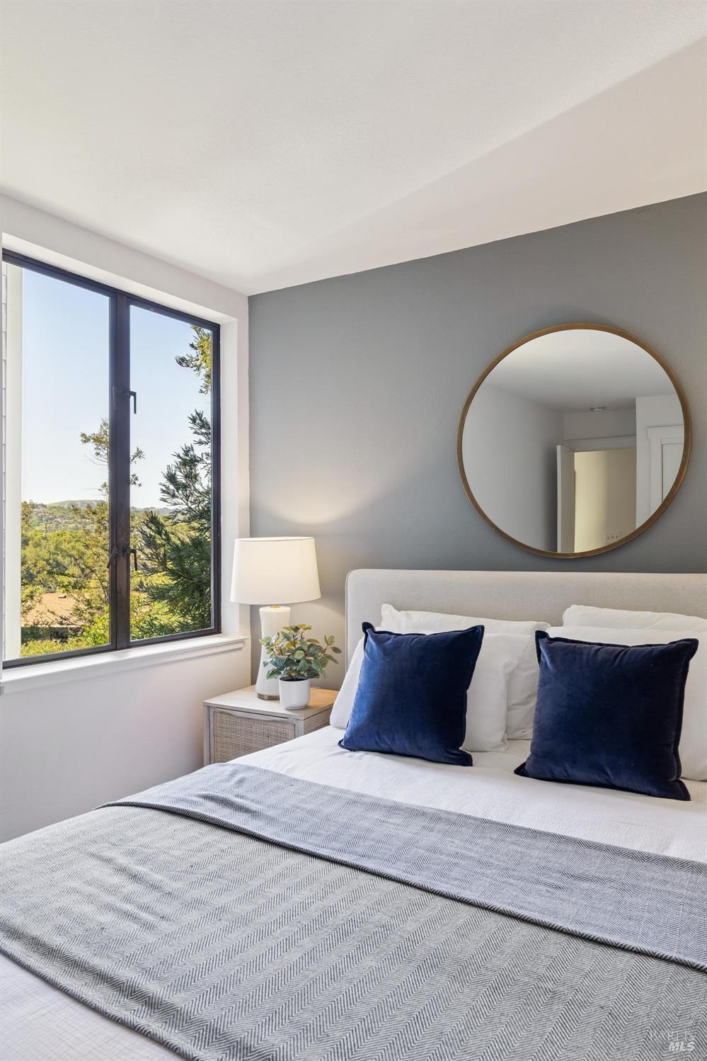 Detail Gallery Image 21 of 25 For 121 Professional Center Pkwy, San Rafael,  CA 94903 - 3 Beds | 2/1 Baths